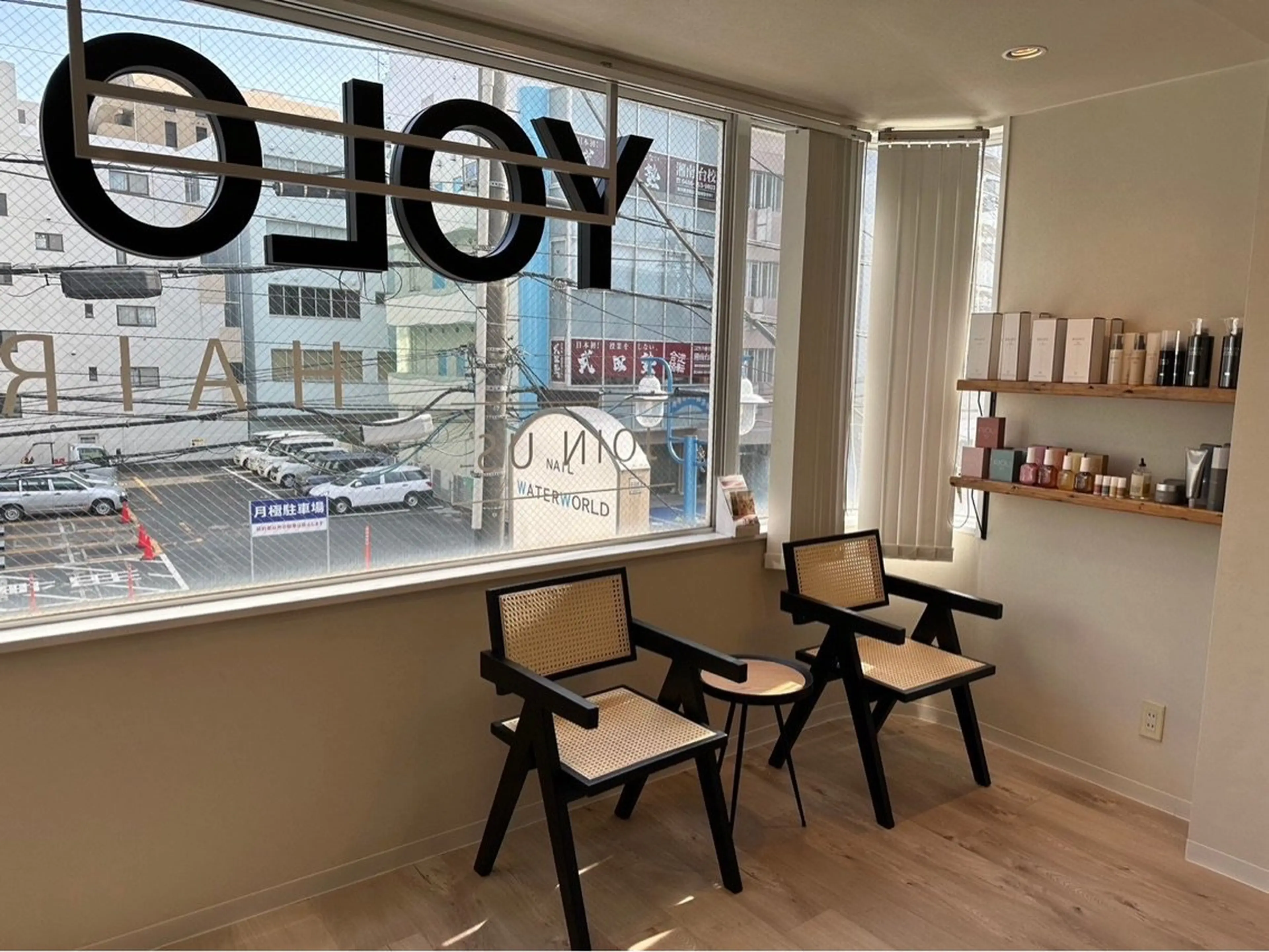 YOLO by diarの内観・外観2