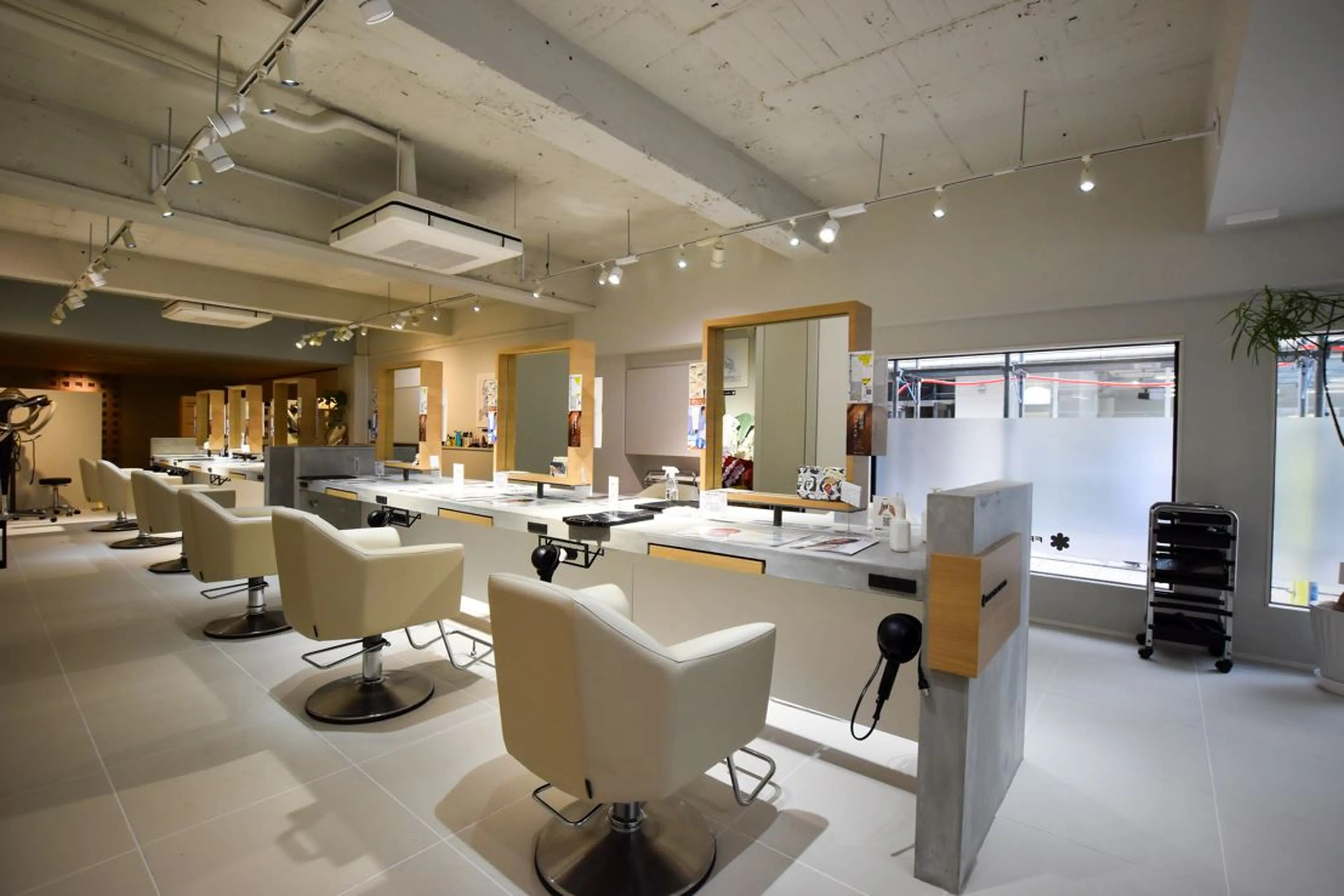 フラクタルデザイン　セントラルの内観・外観2