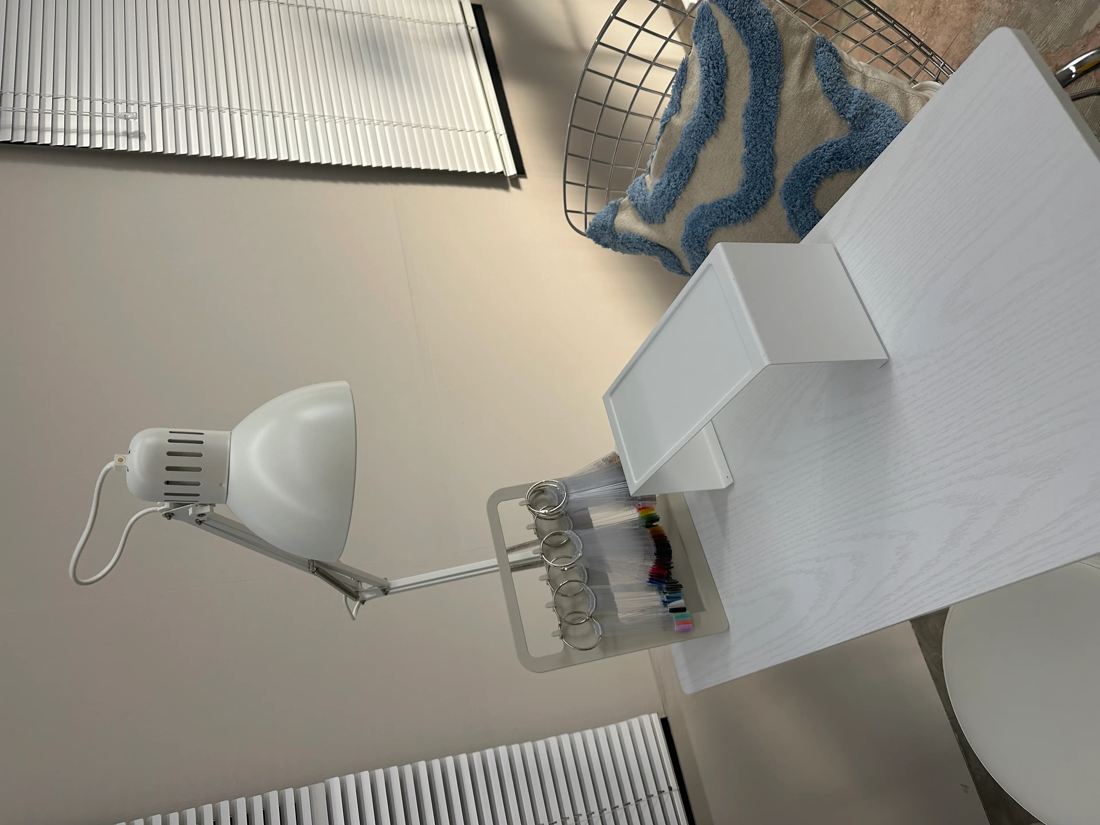 LAMPnail六十谷店の内観・外観2