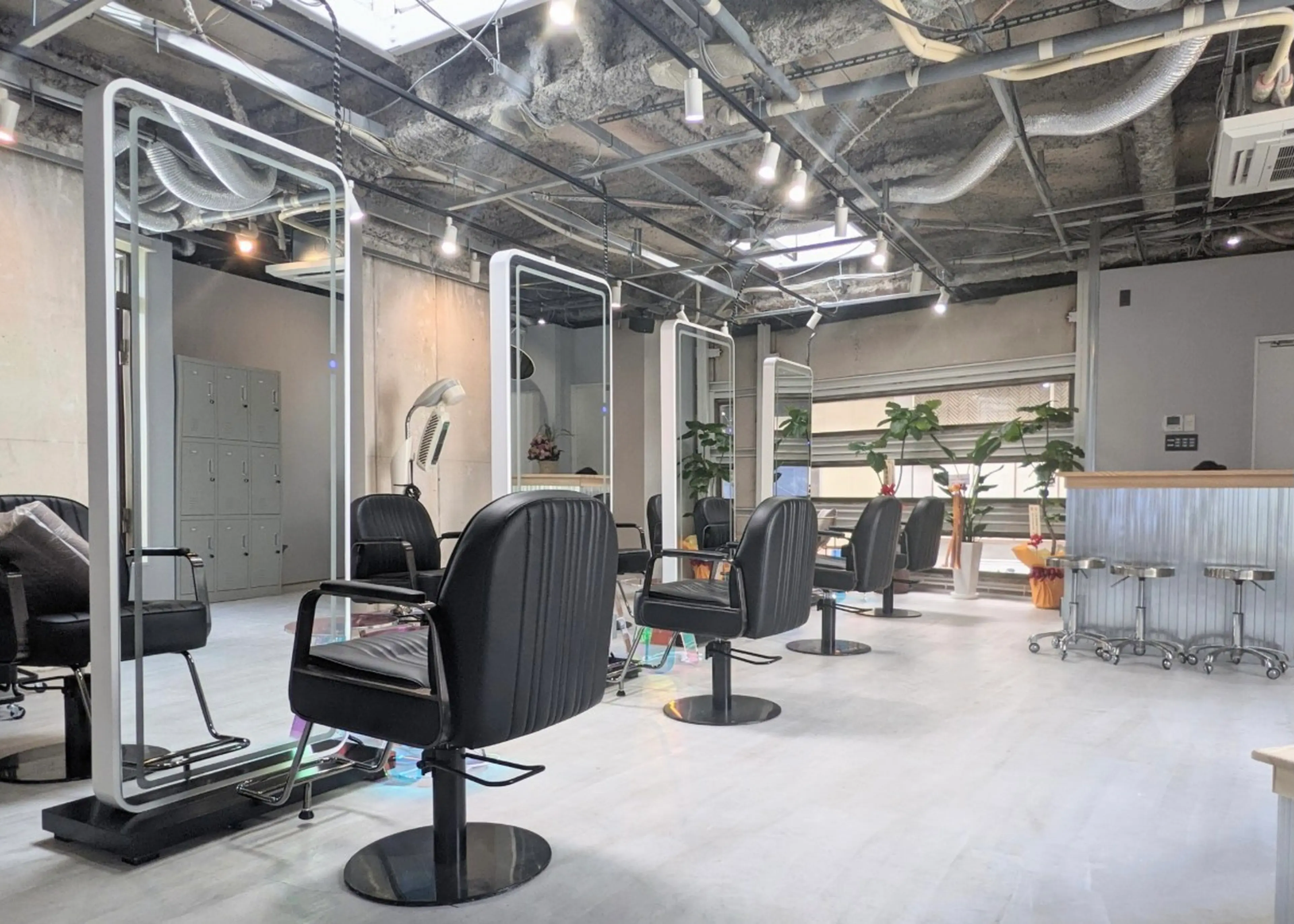 EDeN 福岡店の内観・外観1