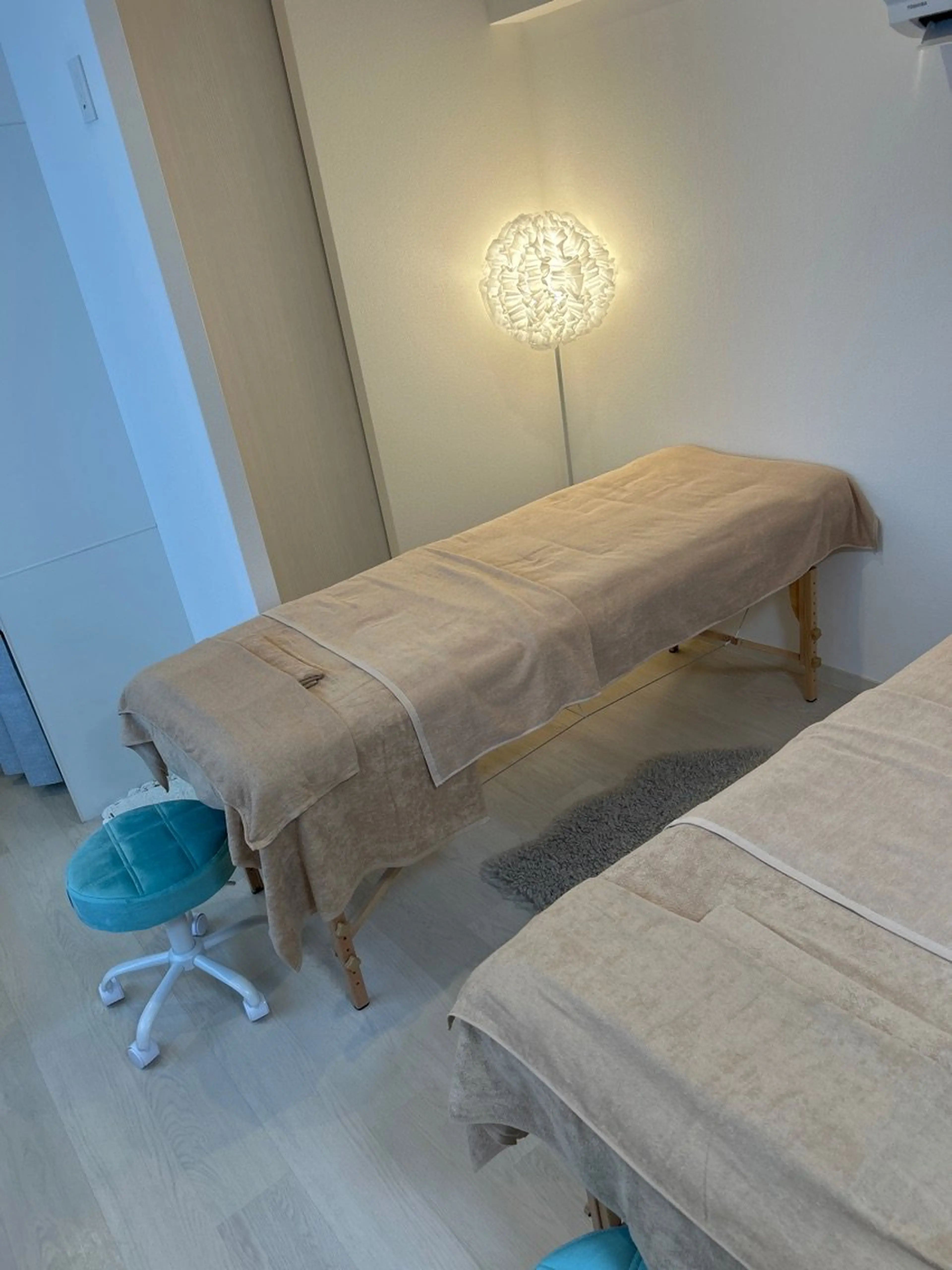 mana東梅田店の内観・外観2