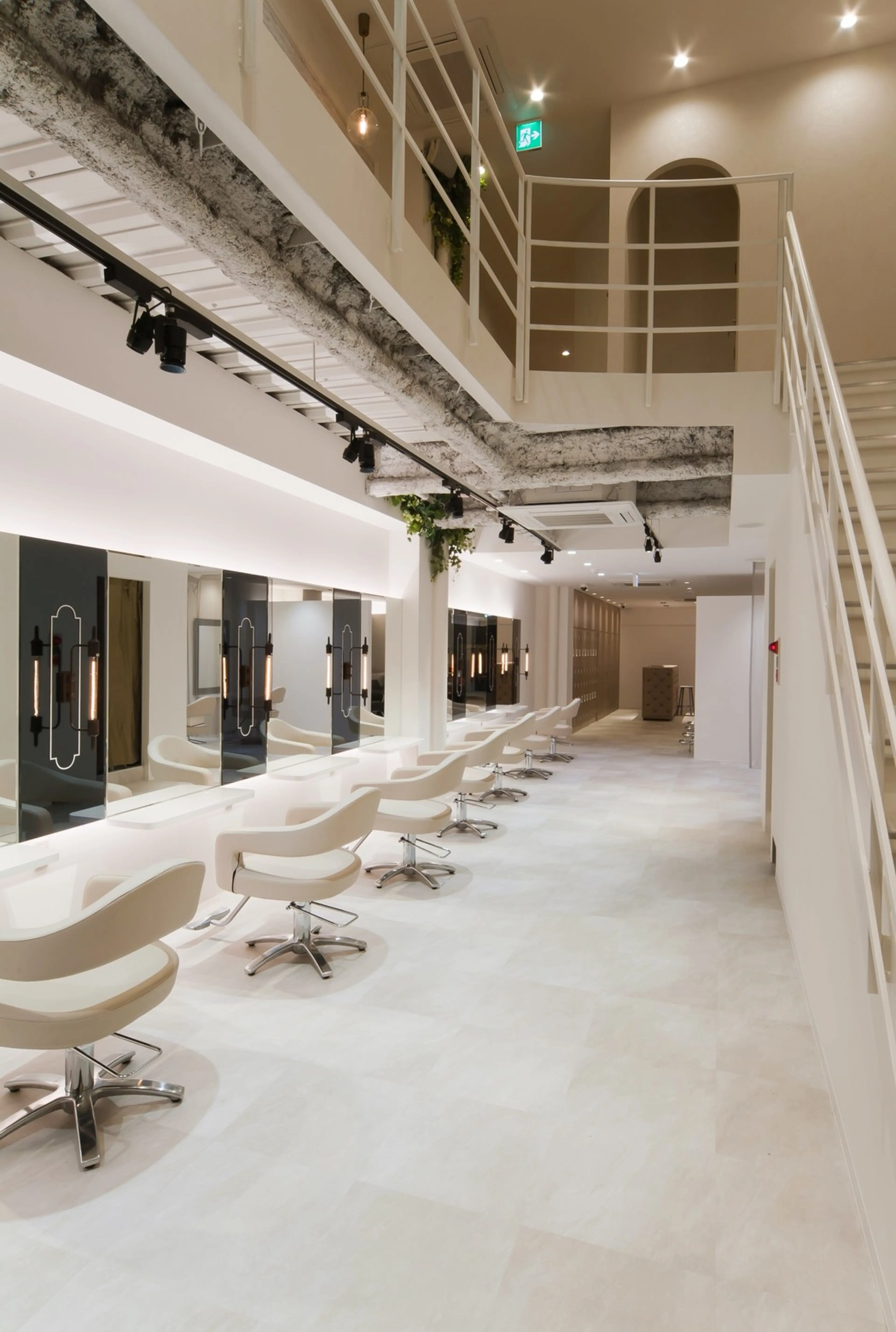 WiLL京橋店の内観・外観3