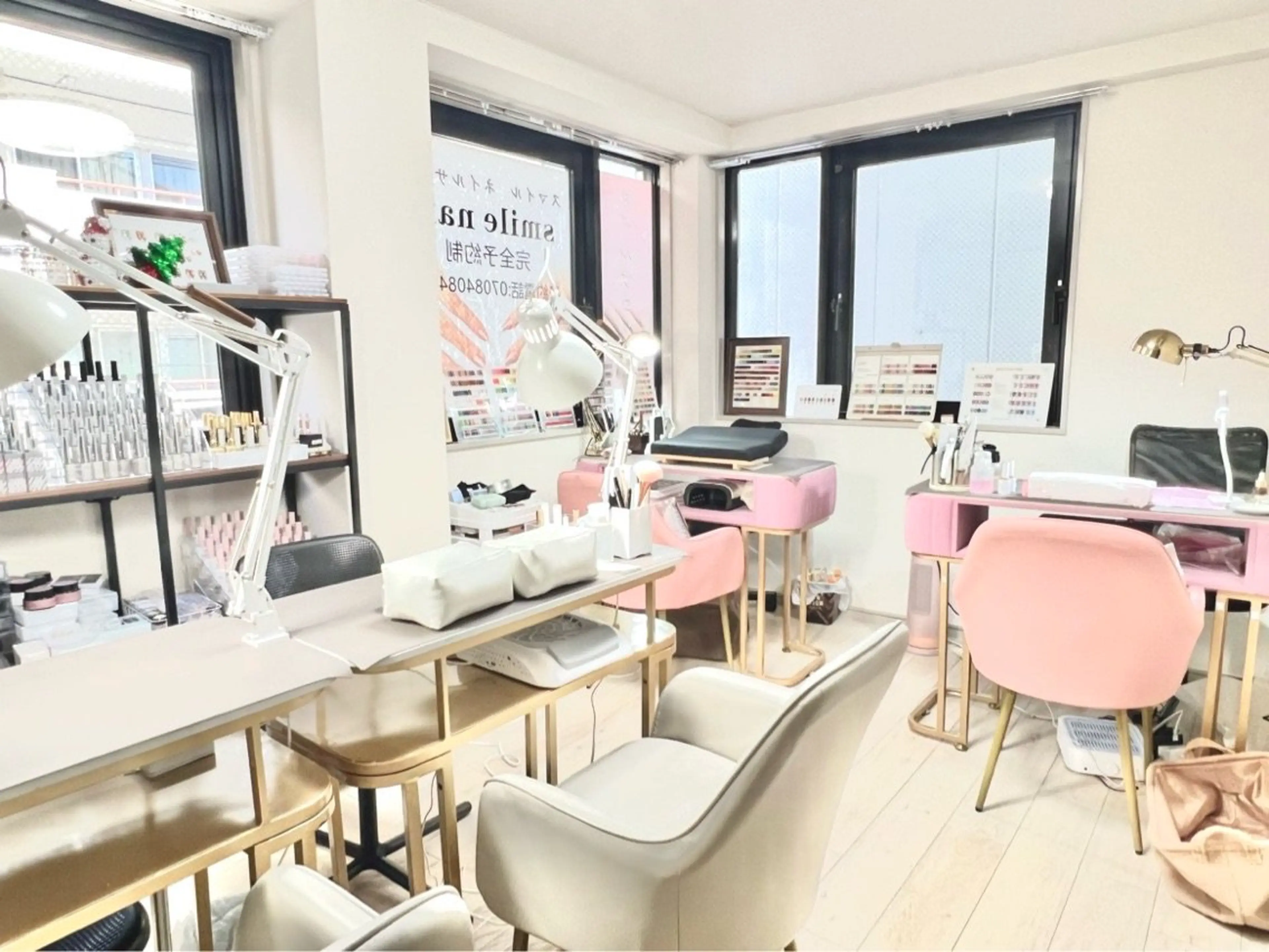 smile nailの内観・外観1