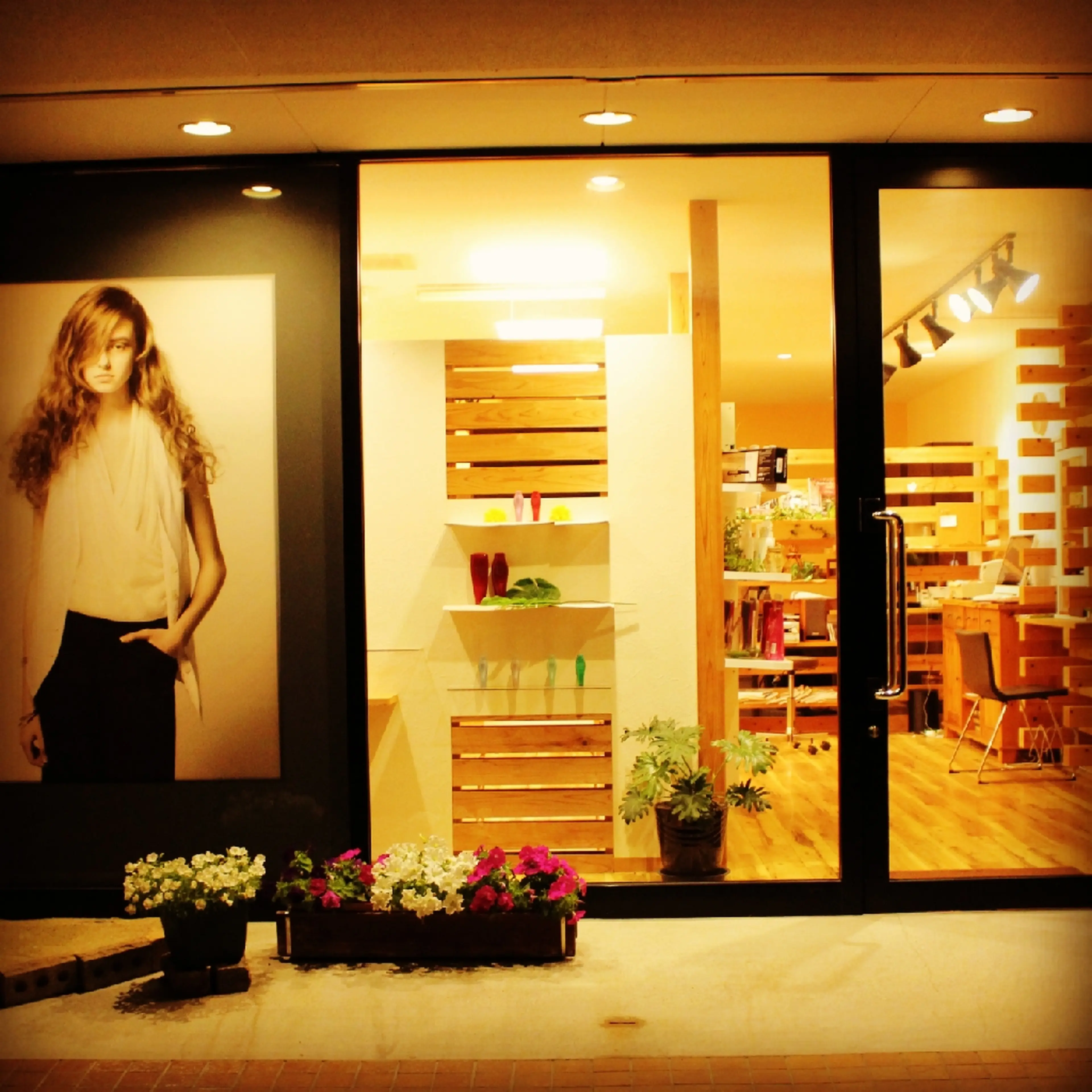 PICKA THE SALONの内観・外観1