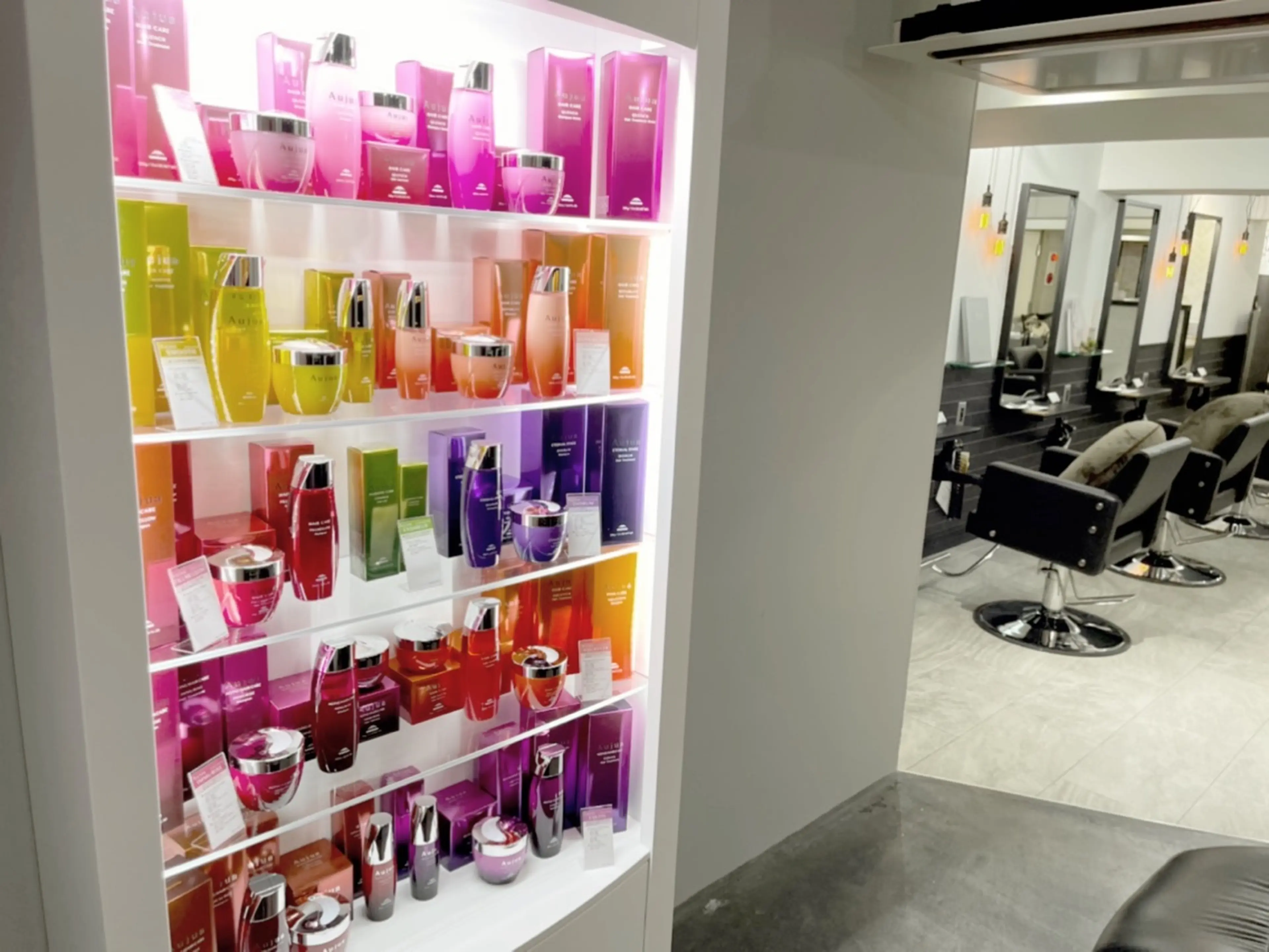 due hair ミルボン Aujua認定サロン【デューヘアー】の内観・外観2