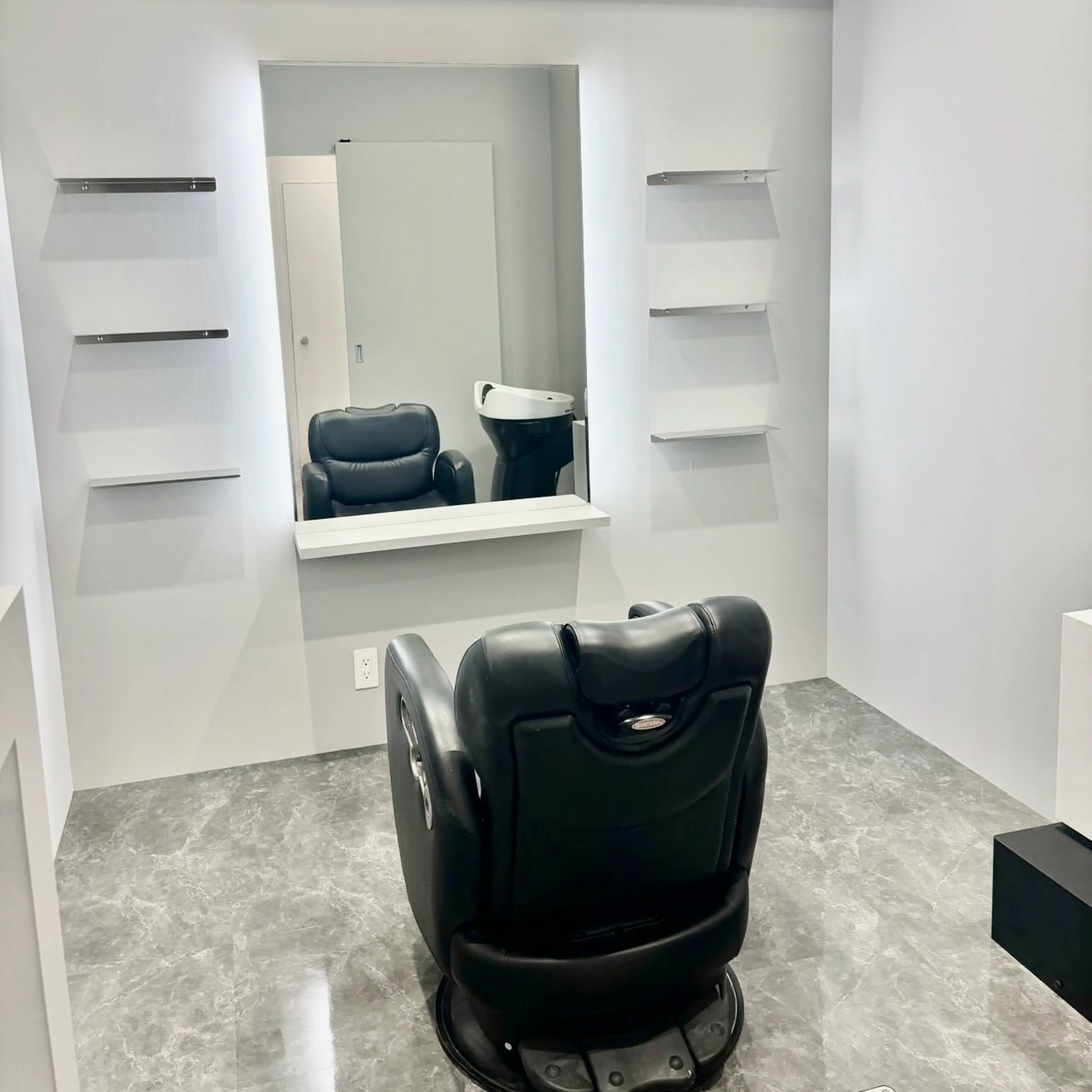 Hair&Make NOISM～ekolu～ 京都駅の内観・外観2