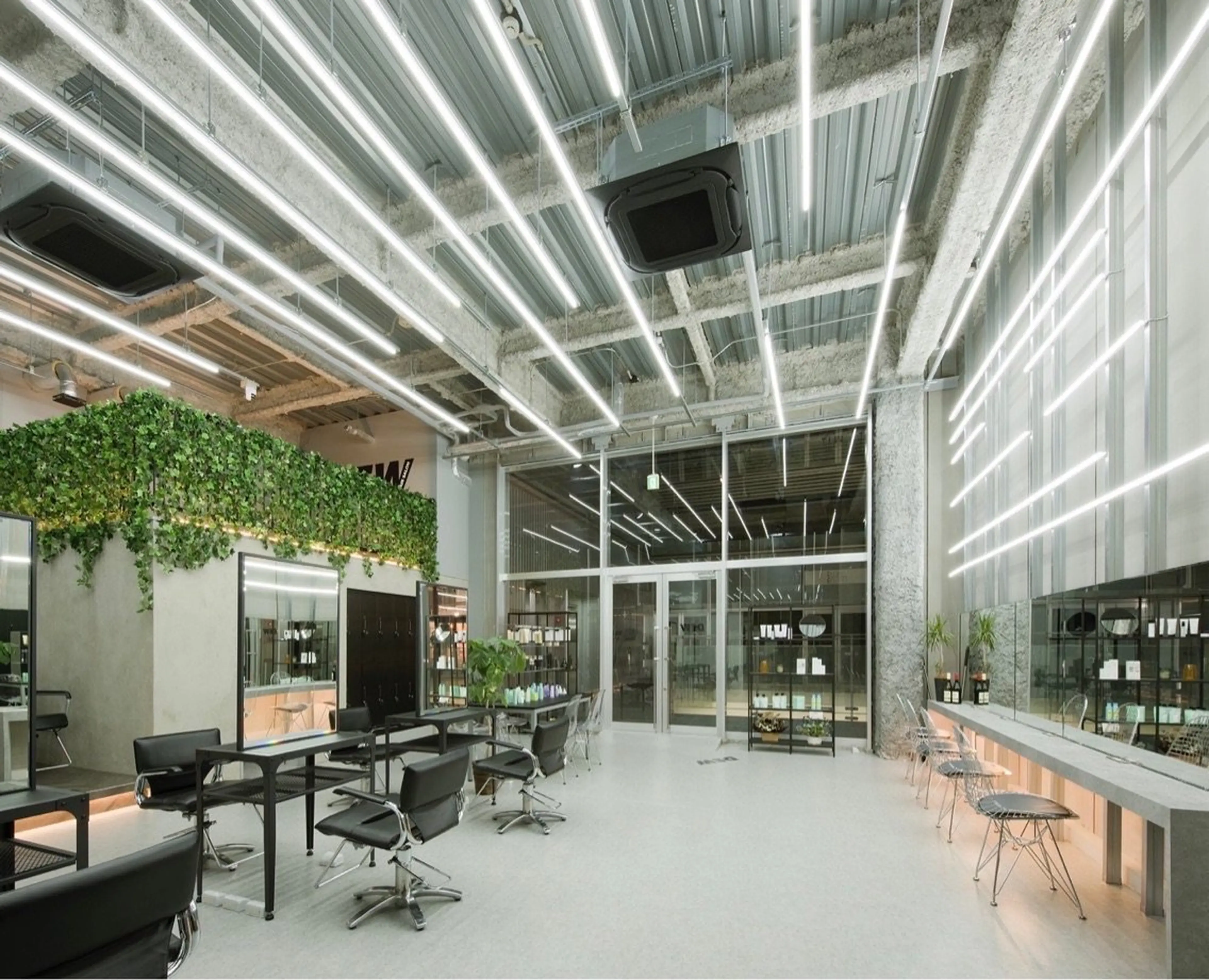 DEWの内観・外観2