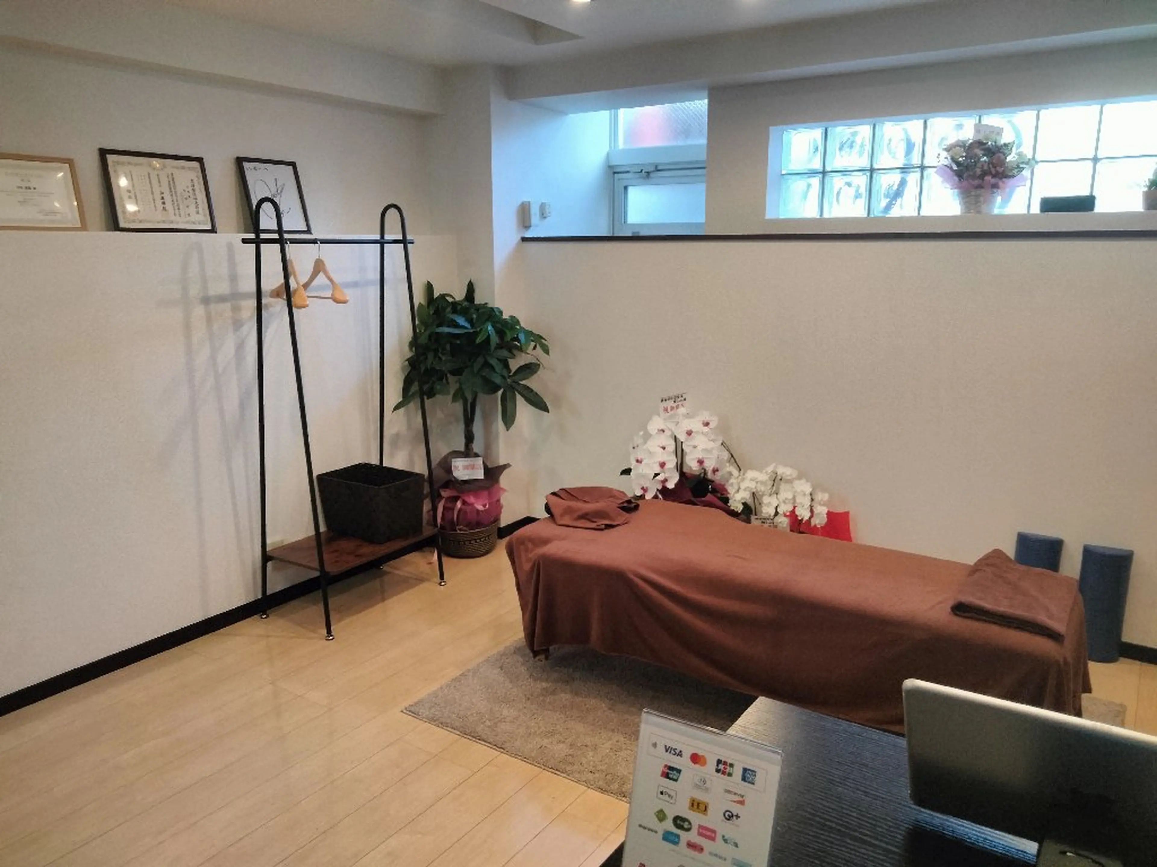 腰痛特化型整体　腰Laboの内観・外観1