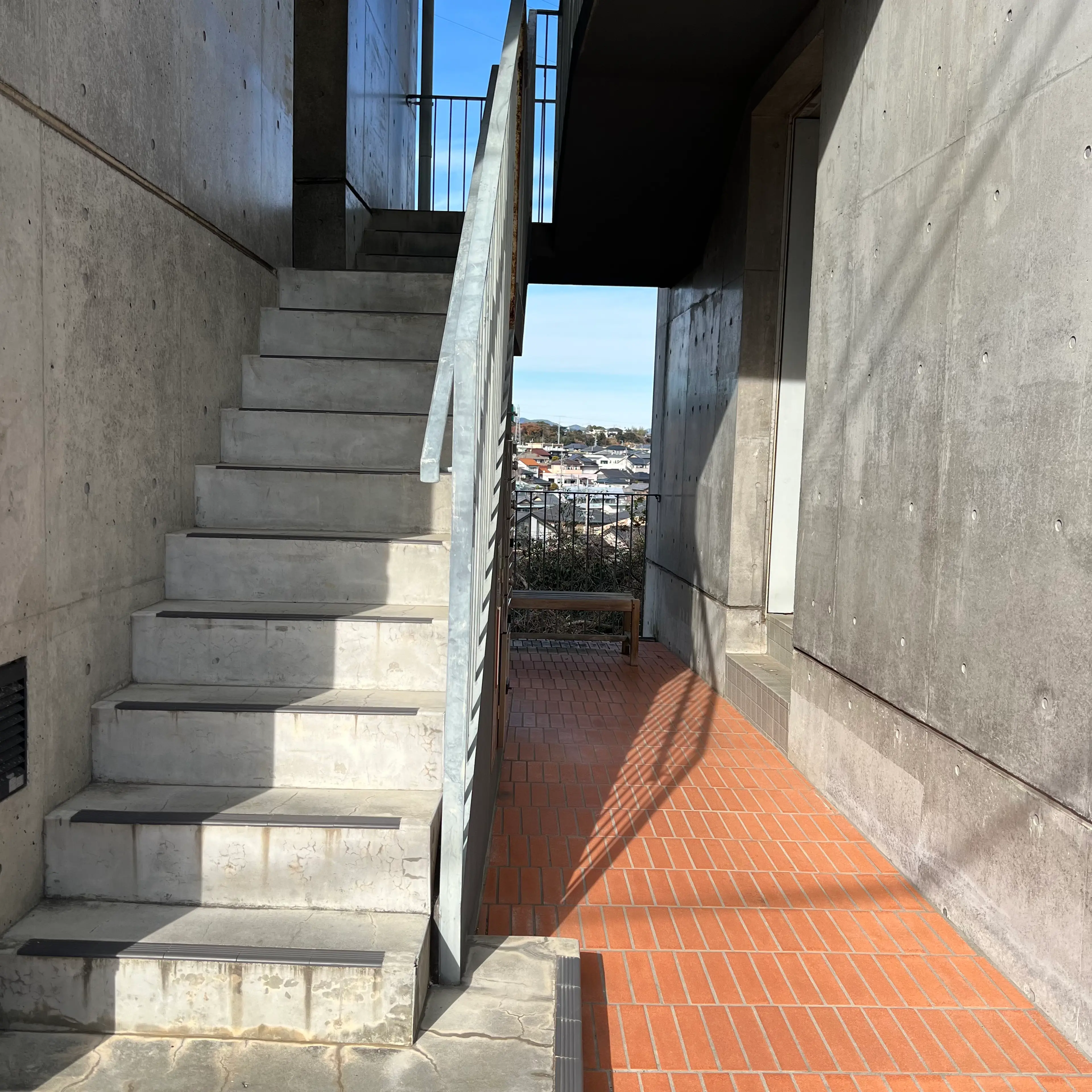 ヤポの内観・外観1