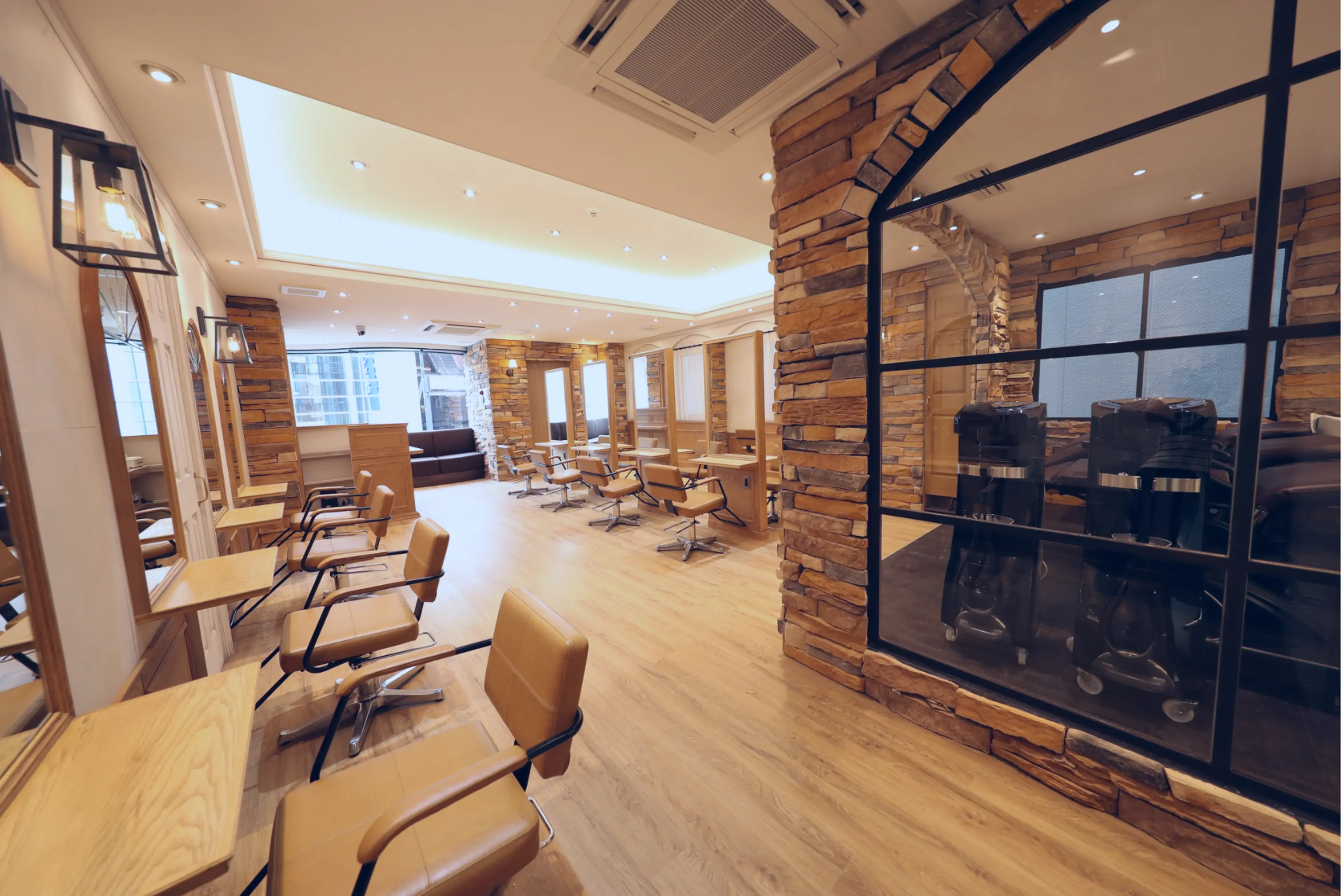 AROMA hair room 新宿3号店の内観・外観3