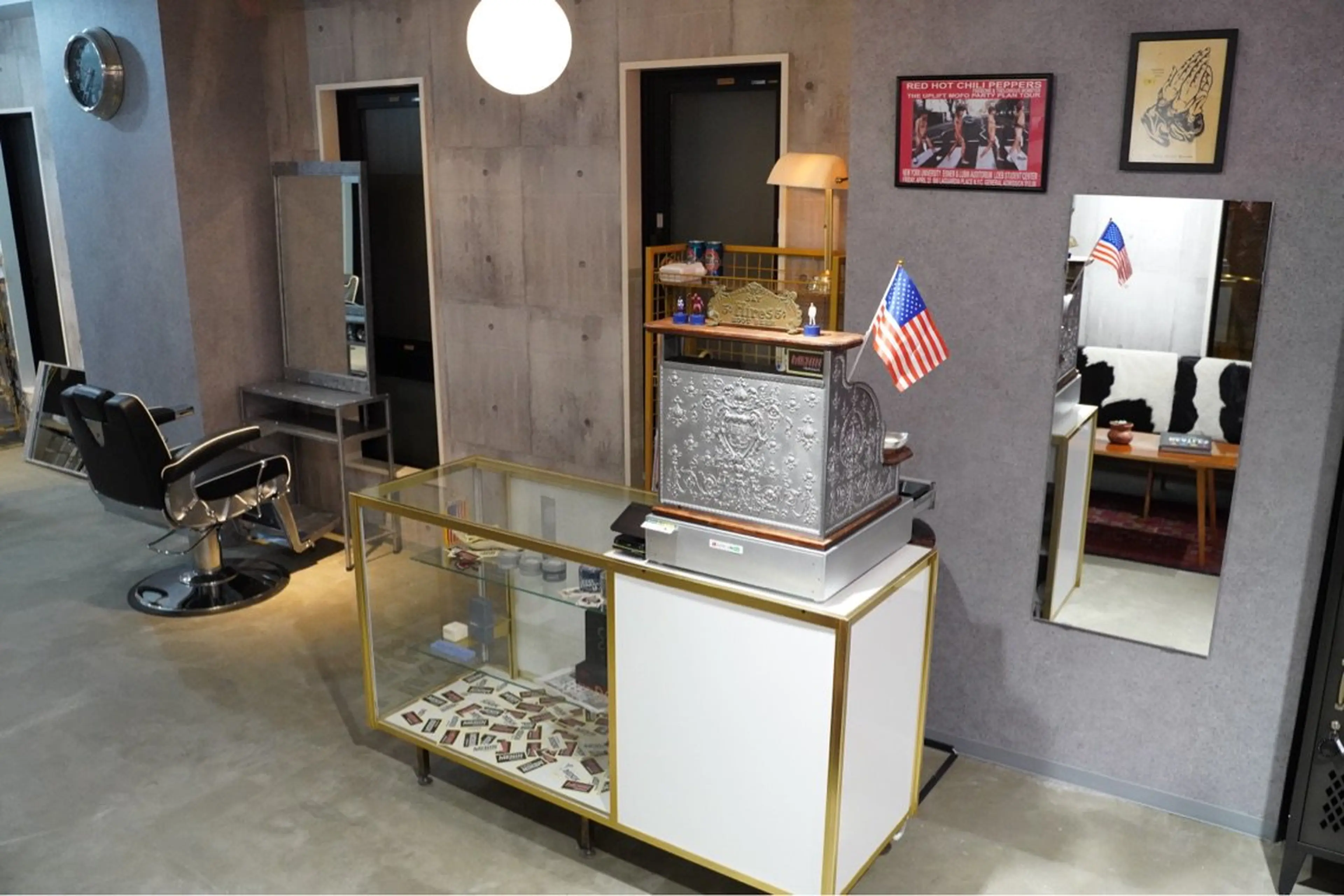 MENIN MEN'S SALONの内観・外観2