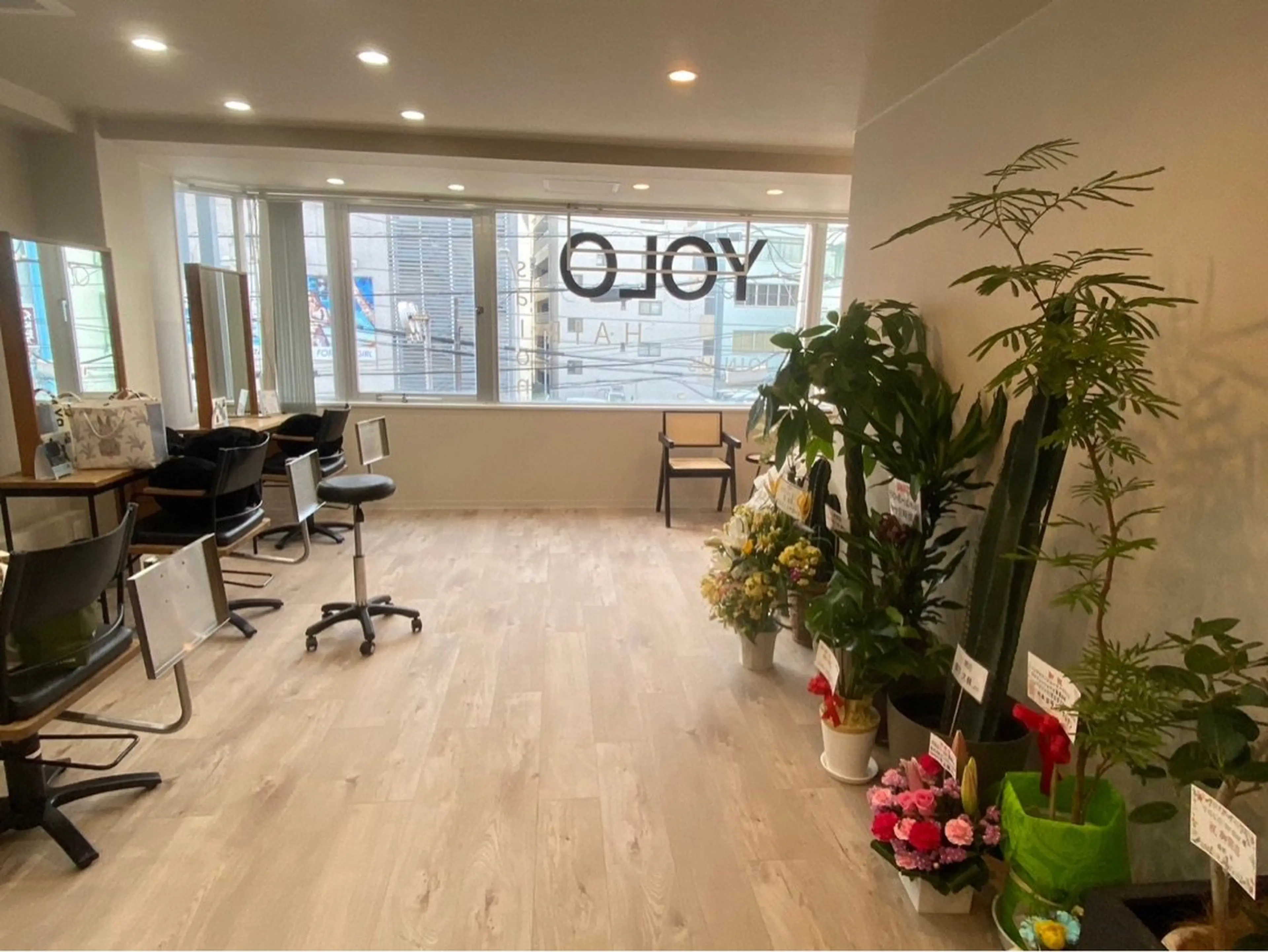 YOLO by diarの内観・外観3