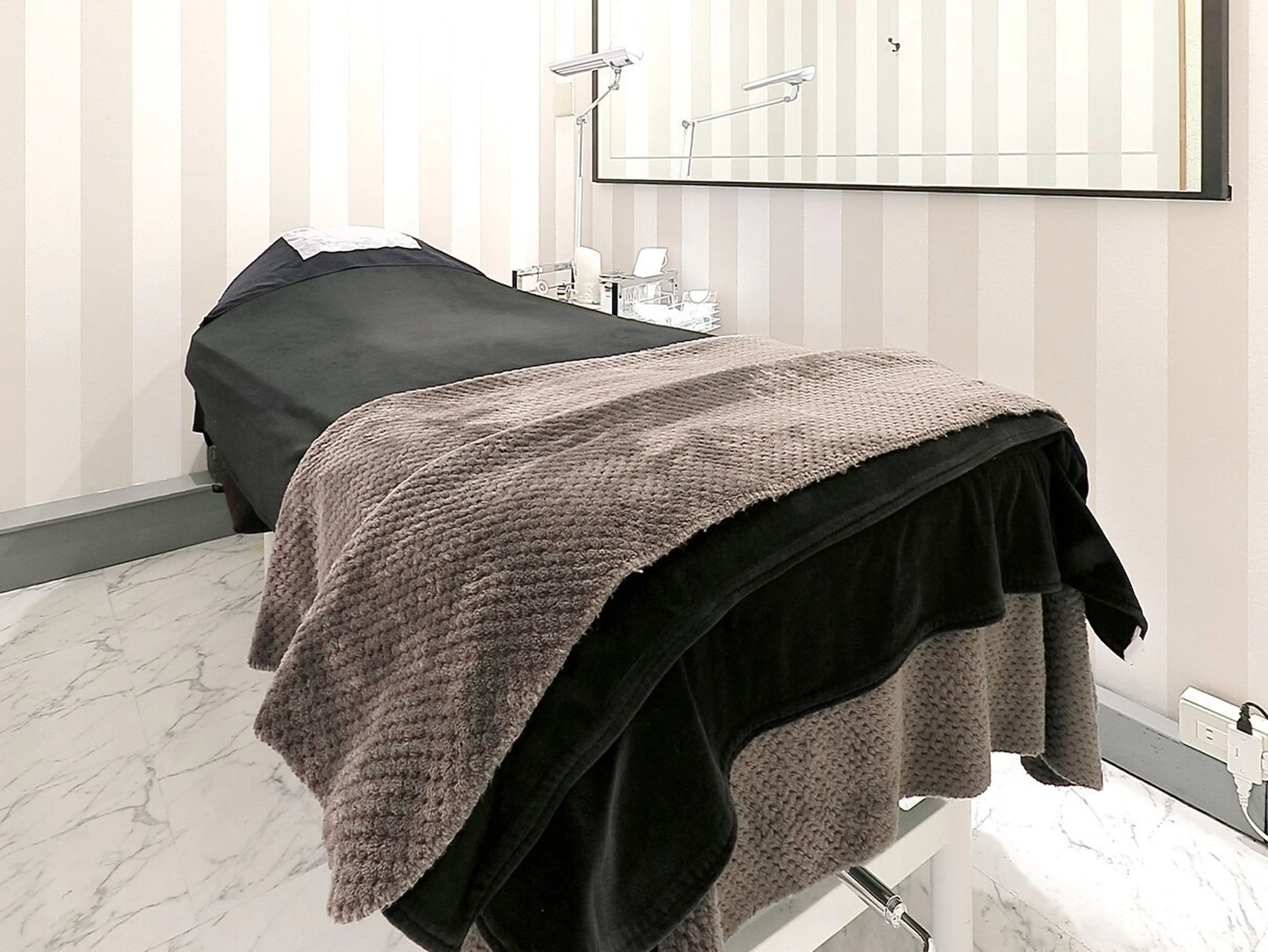 アイマジックピュア仙台駅前店の内観・外観2