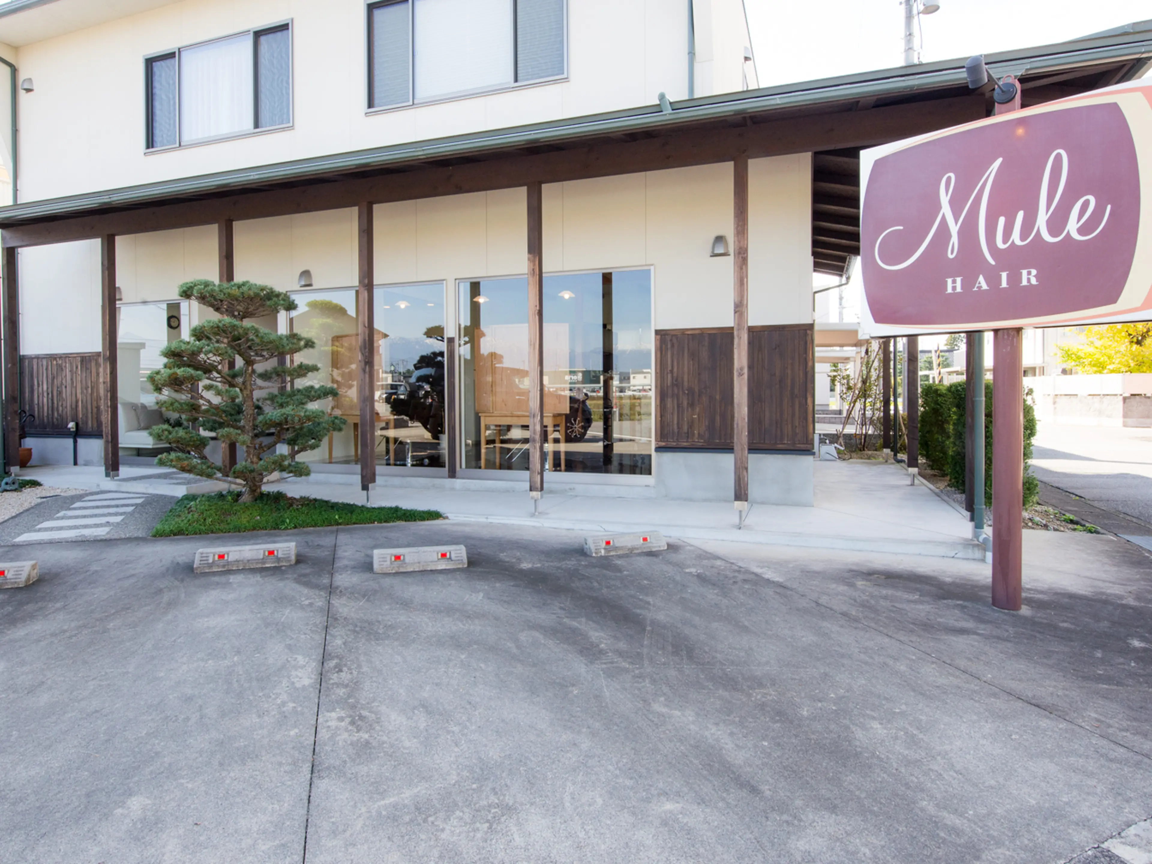 ミュールヘアーの内観・外観1