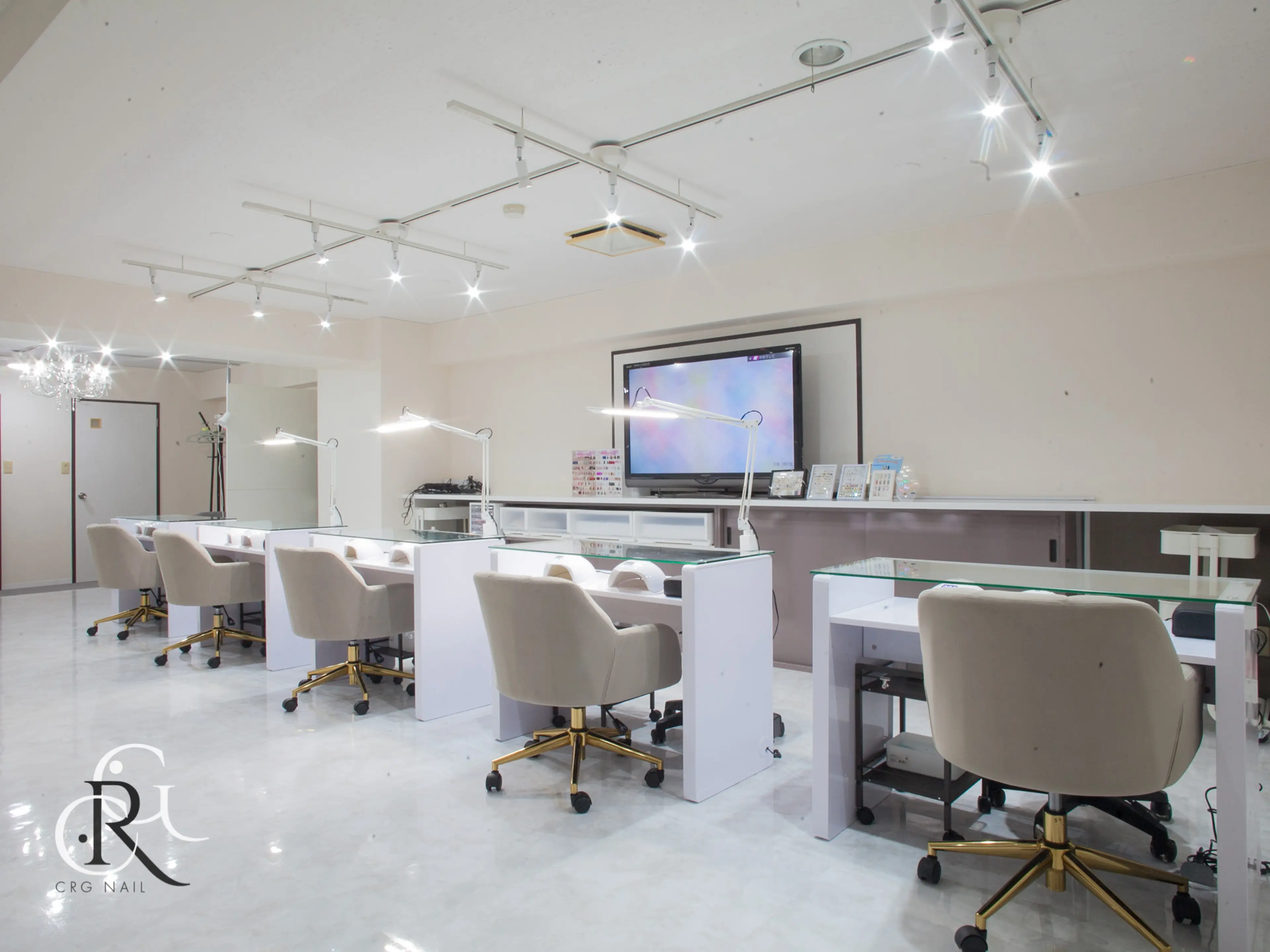 CRG NAILの内観・外観1