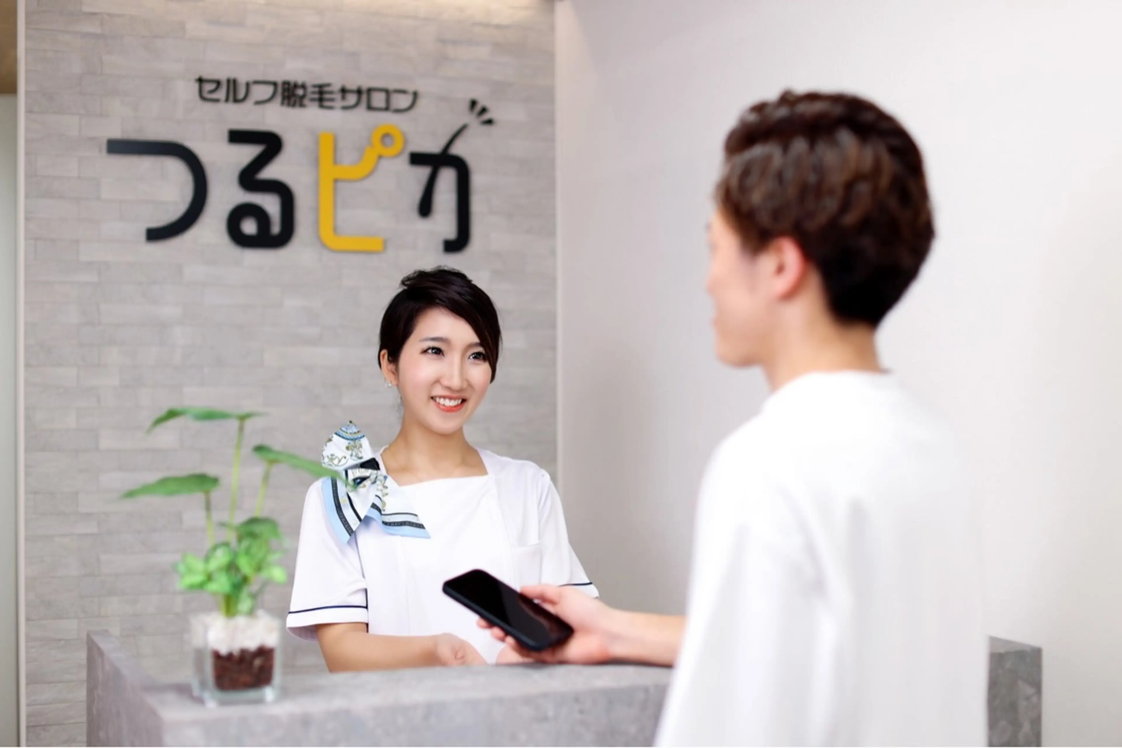 セルフ脱毛サロンつるピカ新宿店の内観・外観3