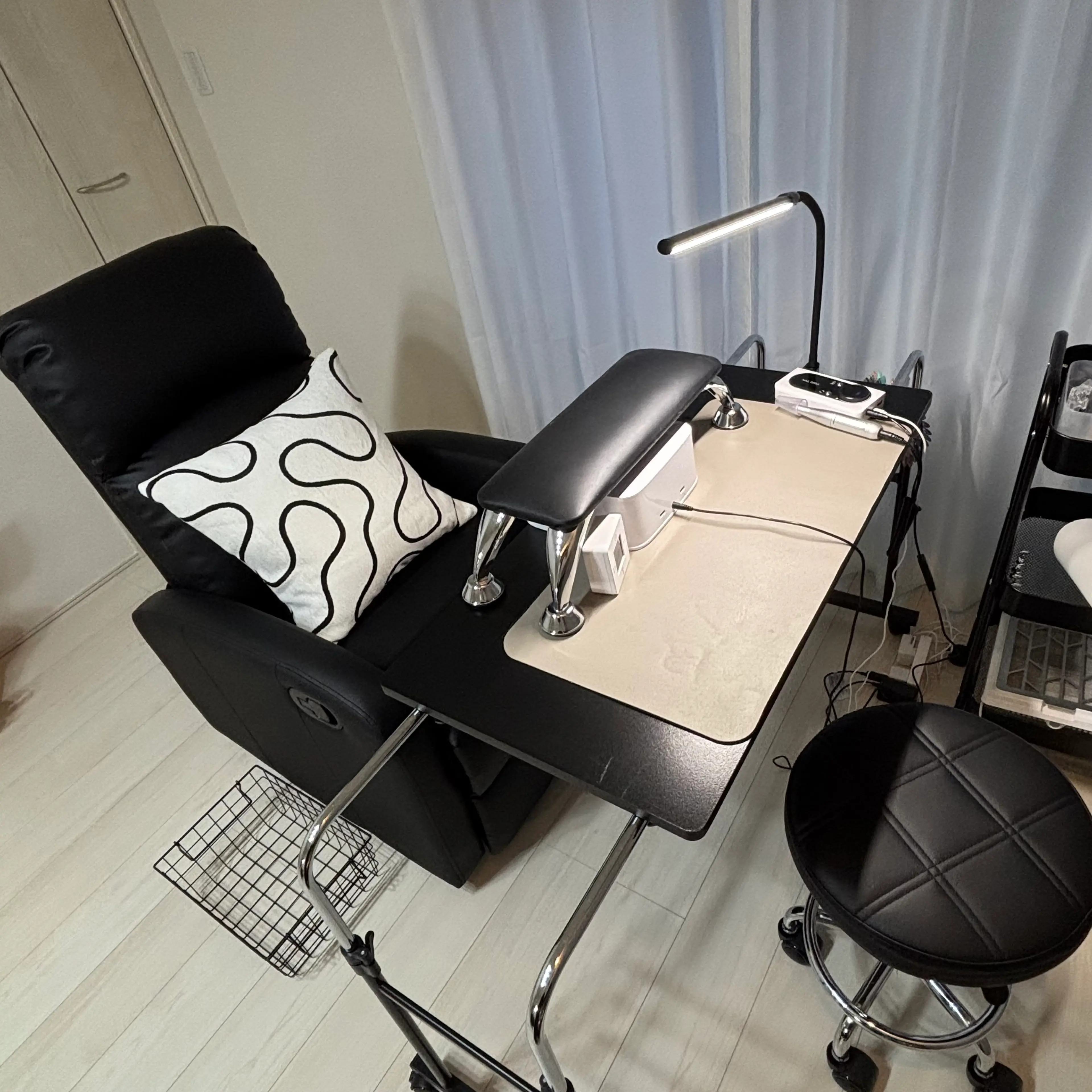 M-nailの内観・外観1