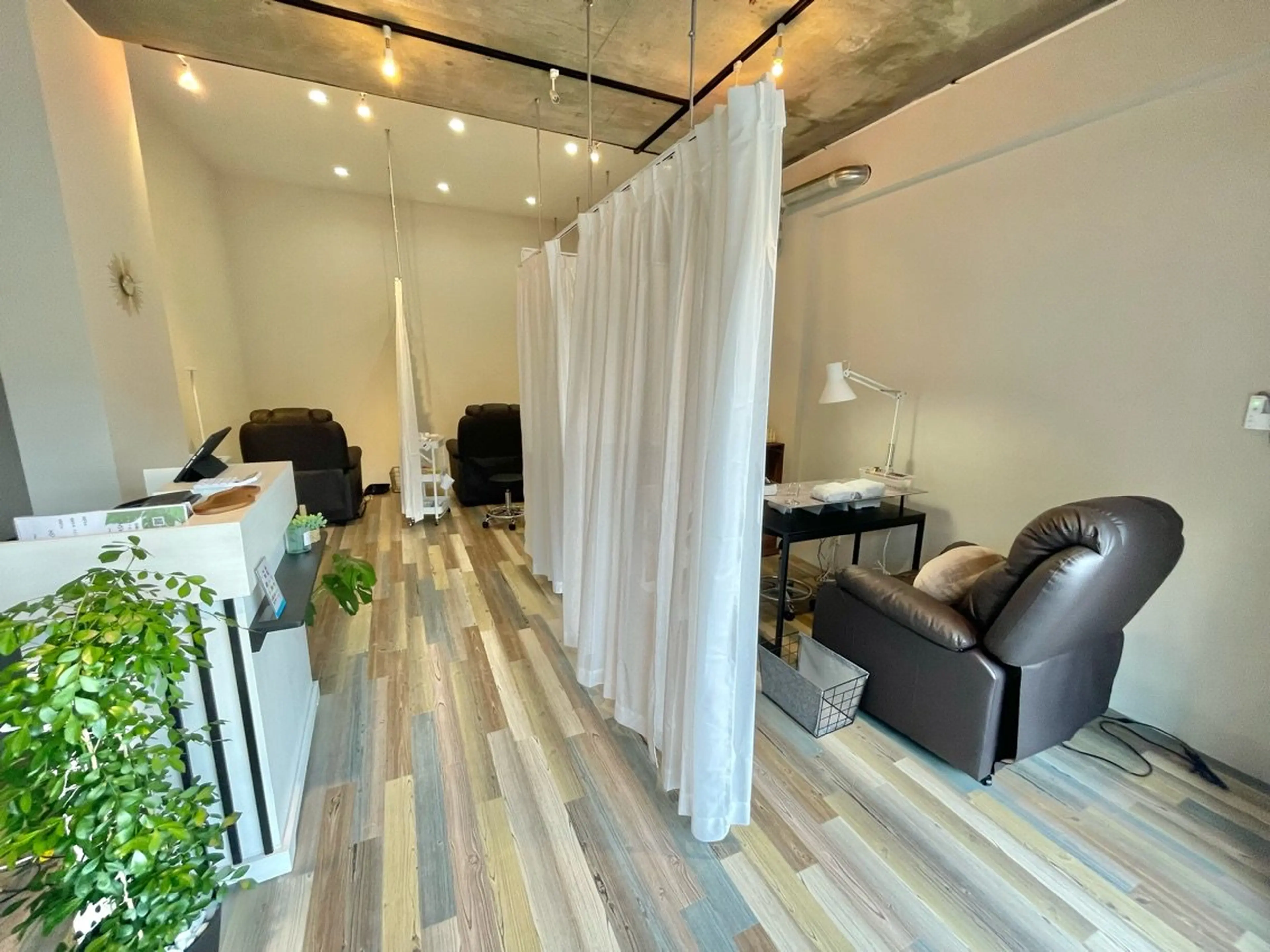 LIHIの内観・外観1