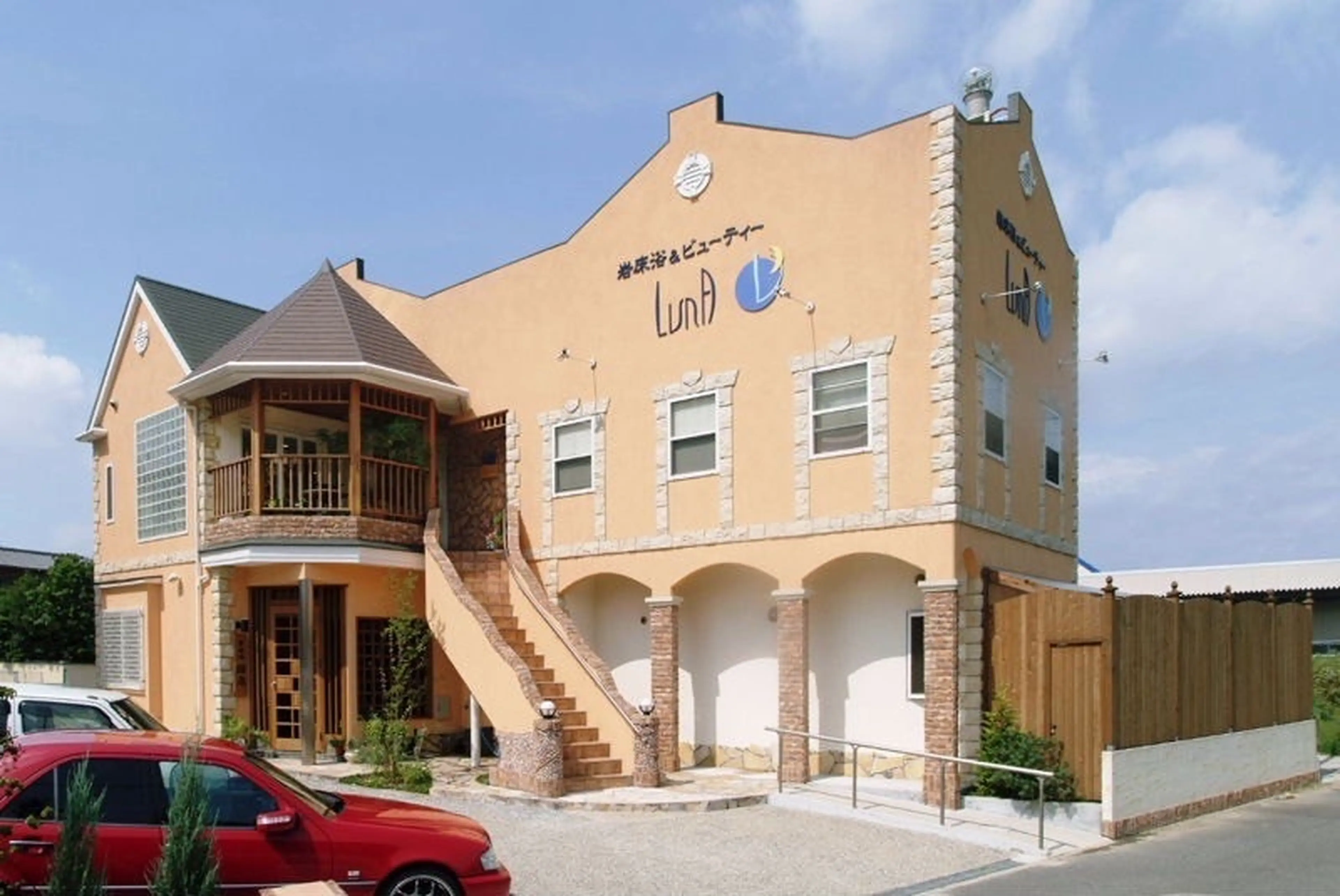 LunA TOTALBEAUTY SALONの内観・外観1