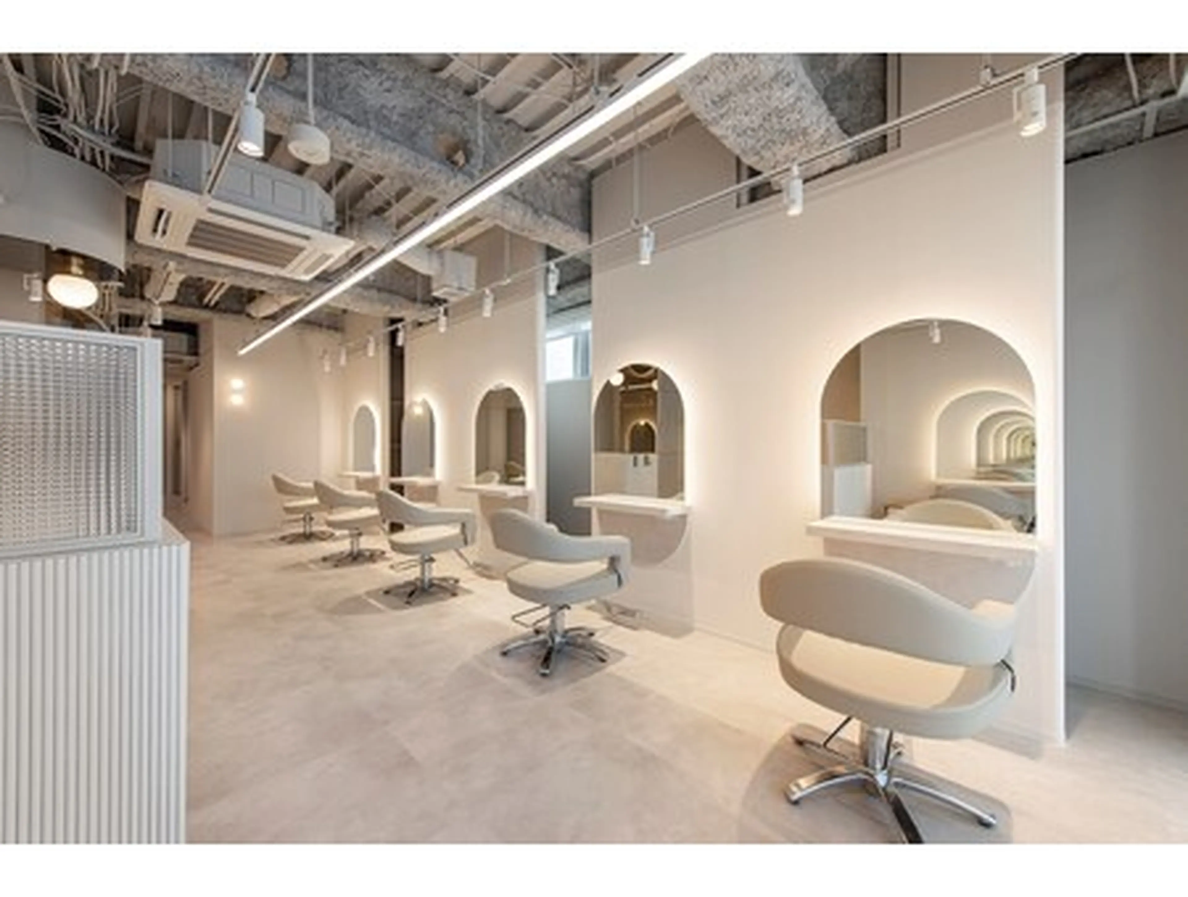 Eleanor横浜店の内観・外観1