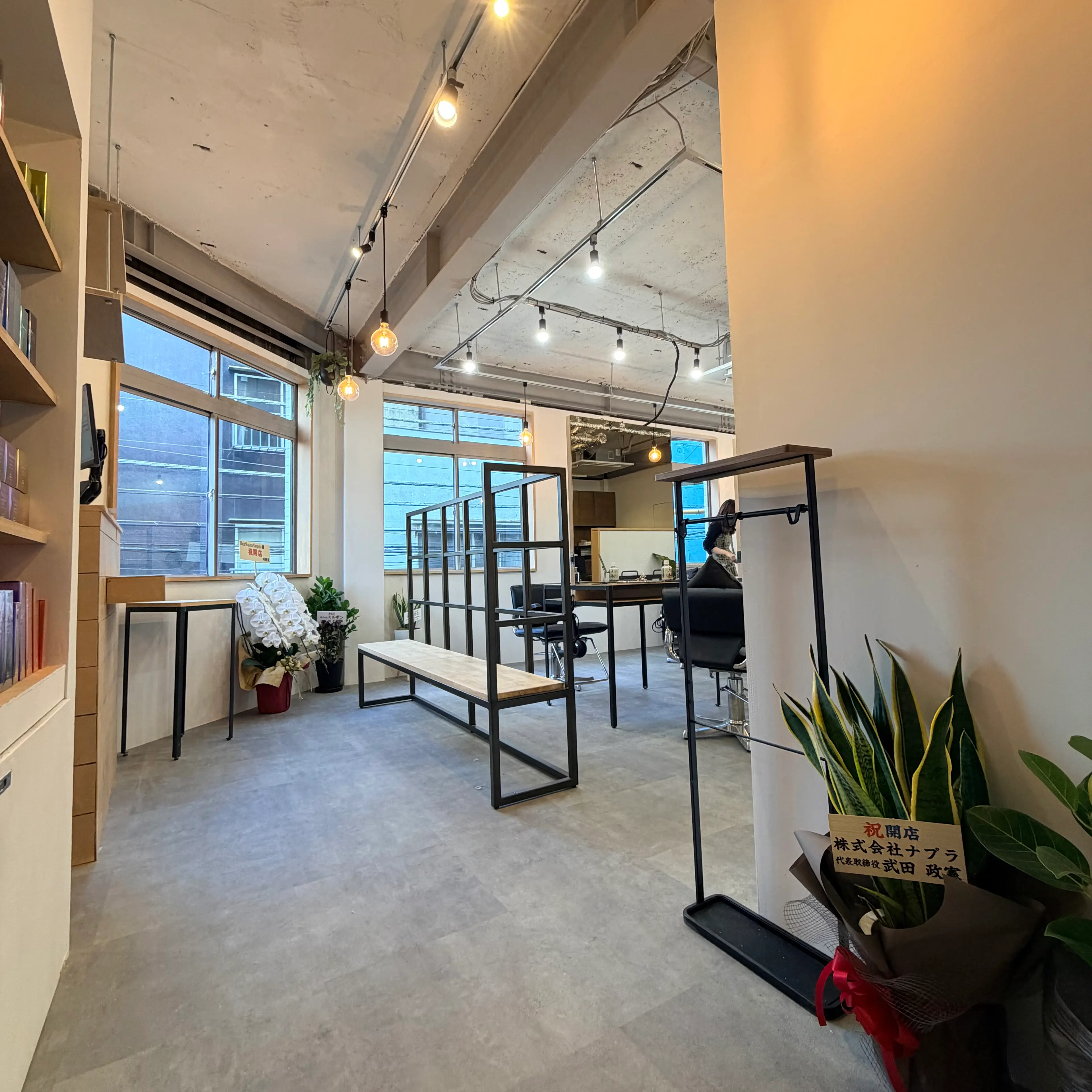 HairSalon Negrilの内観・外観1