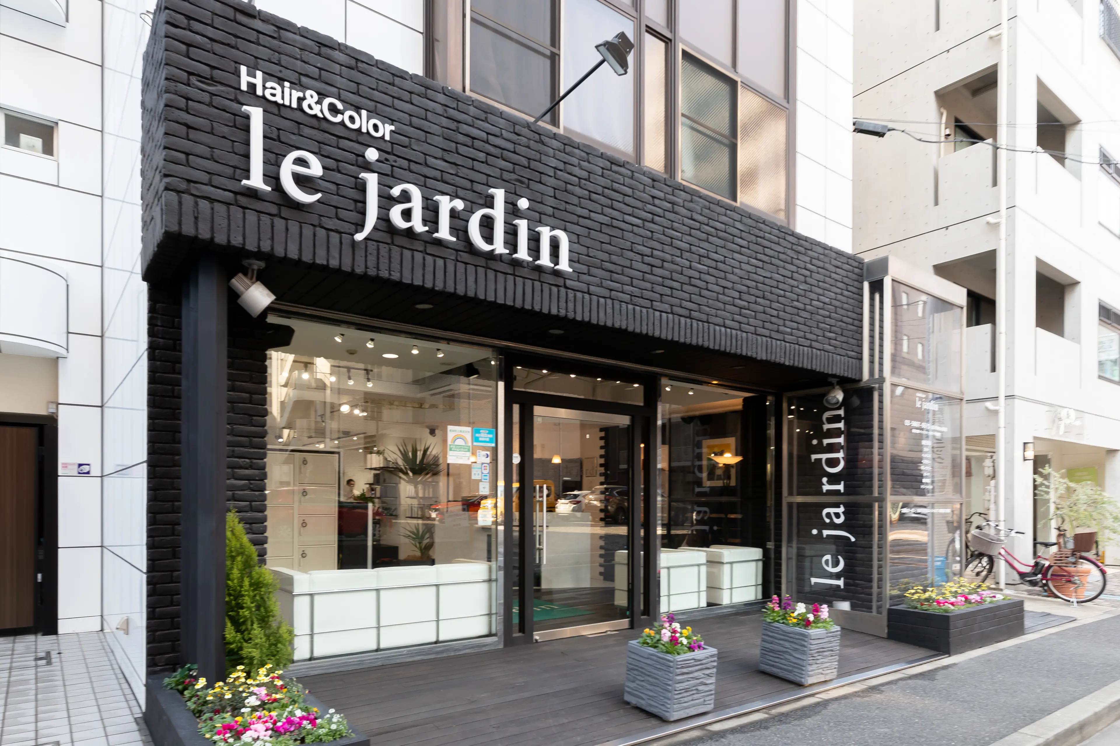 Hair&color le jardinの内観・外観1