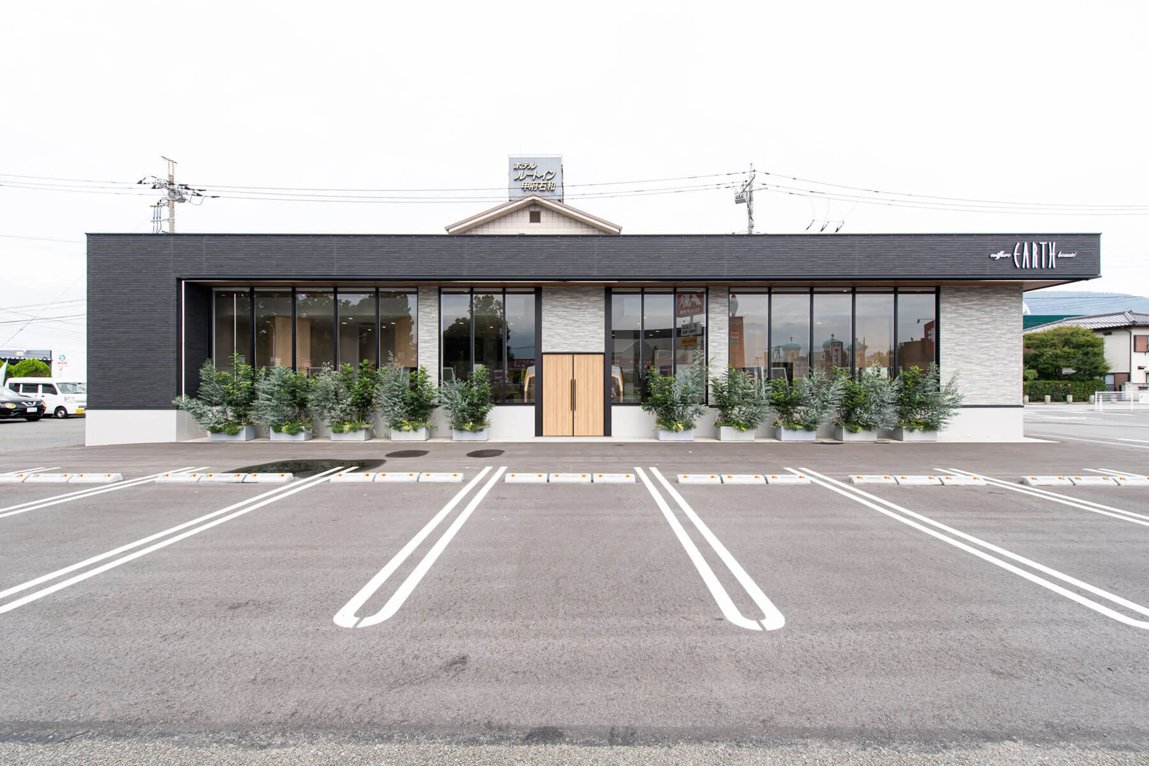 EARTH coiffure beaute 笛吹店の内観・外観1