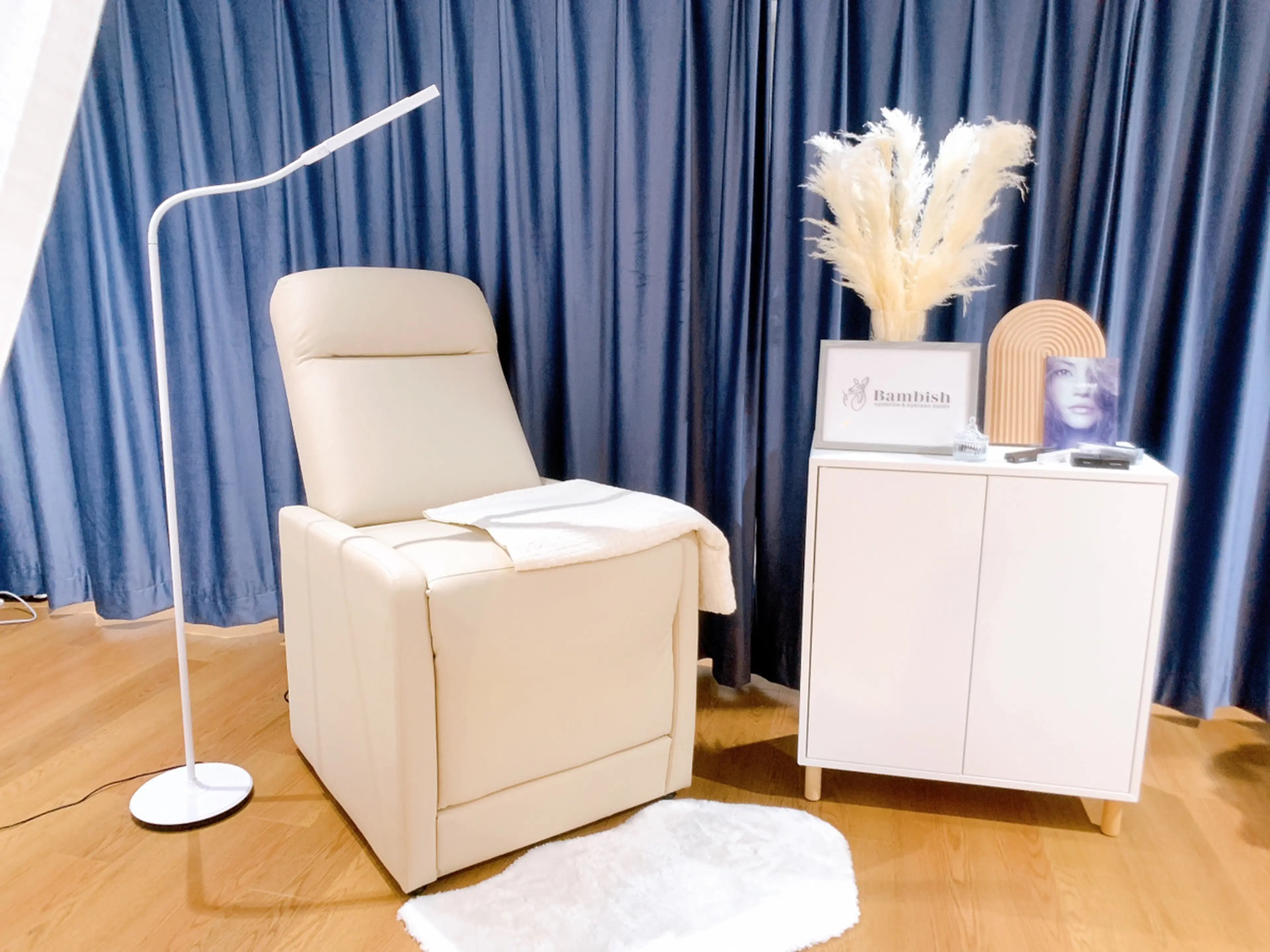 眉毛アイブロウ＆まつ毛パーマ専門店　バンビッシュ恵比寿店の内観・外観2