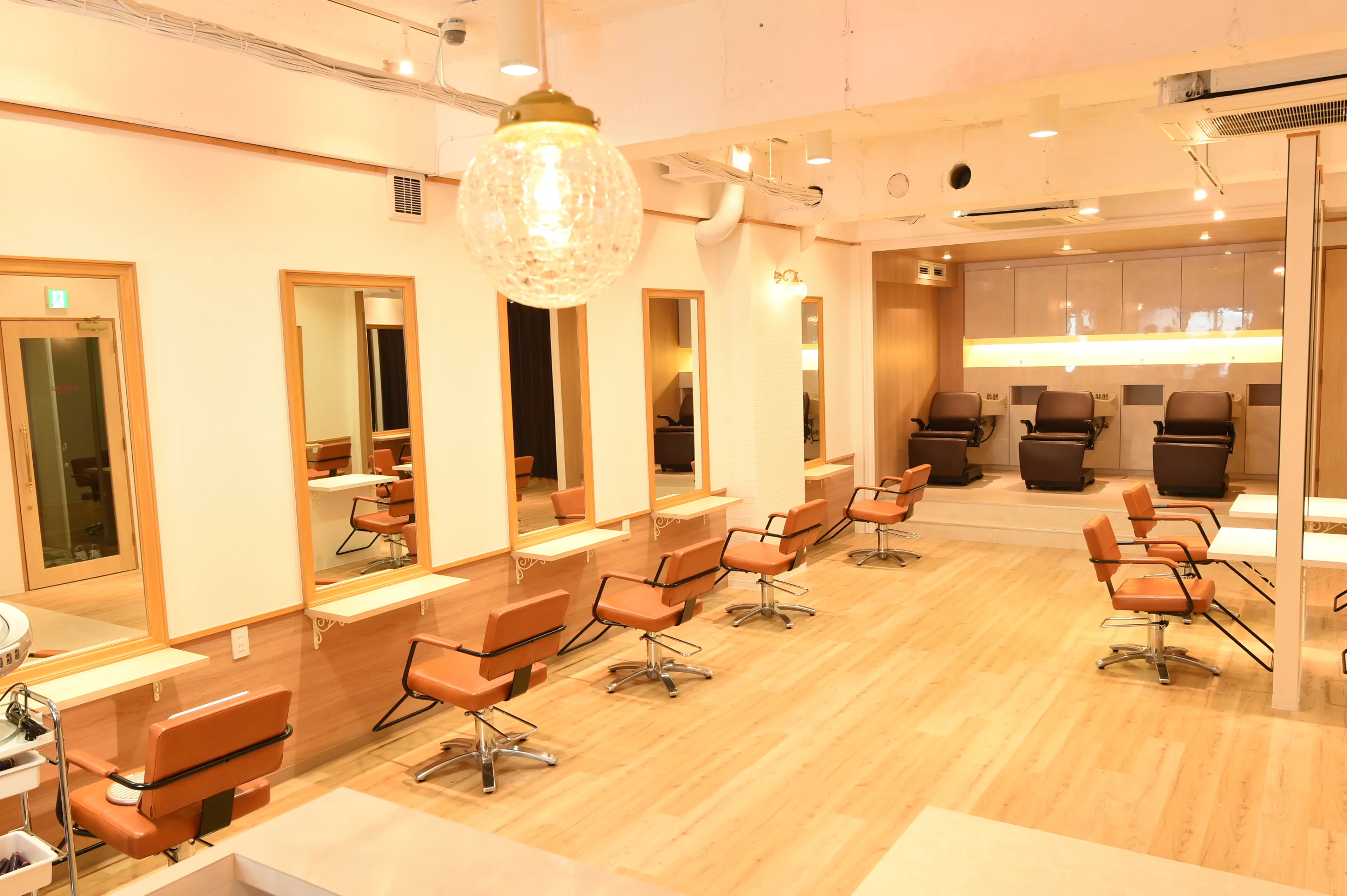 AROMA hair room 新宿店の内観・外観3
