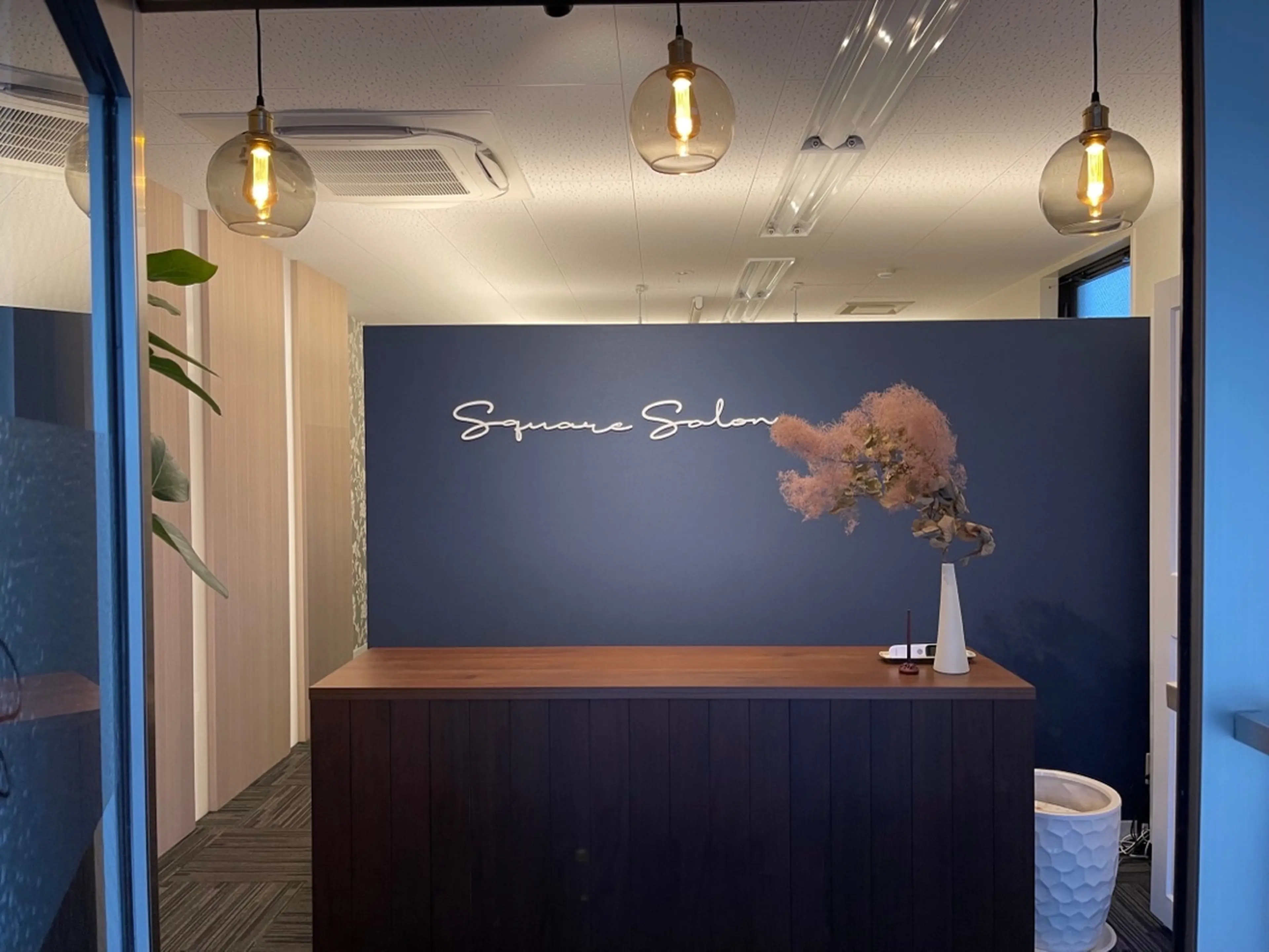 スクエアサロンの内観・外観2