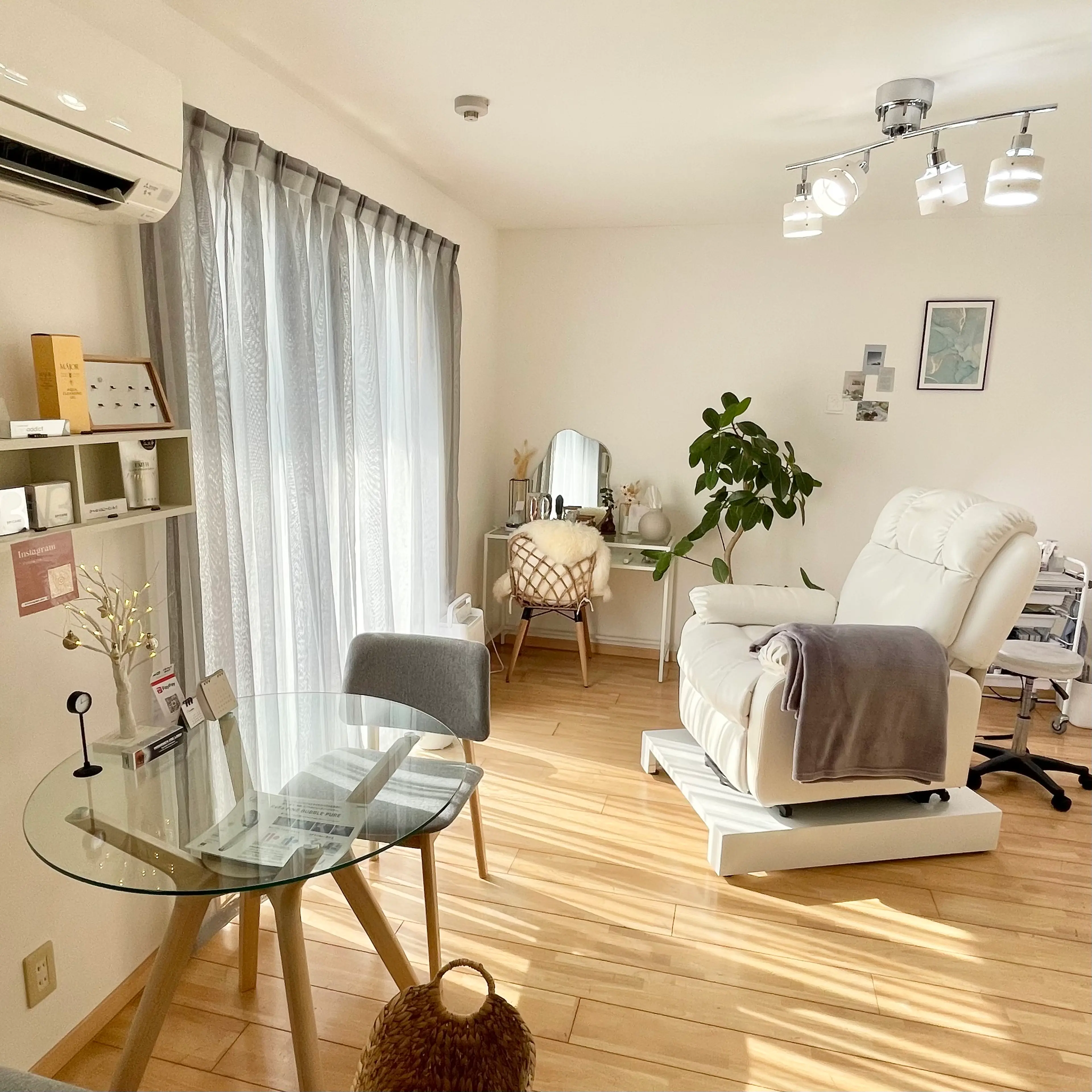 Luxrus eyelashの内観・外観1