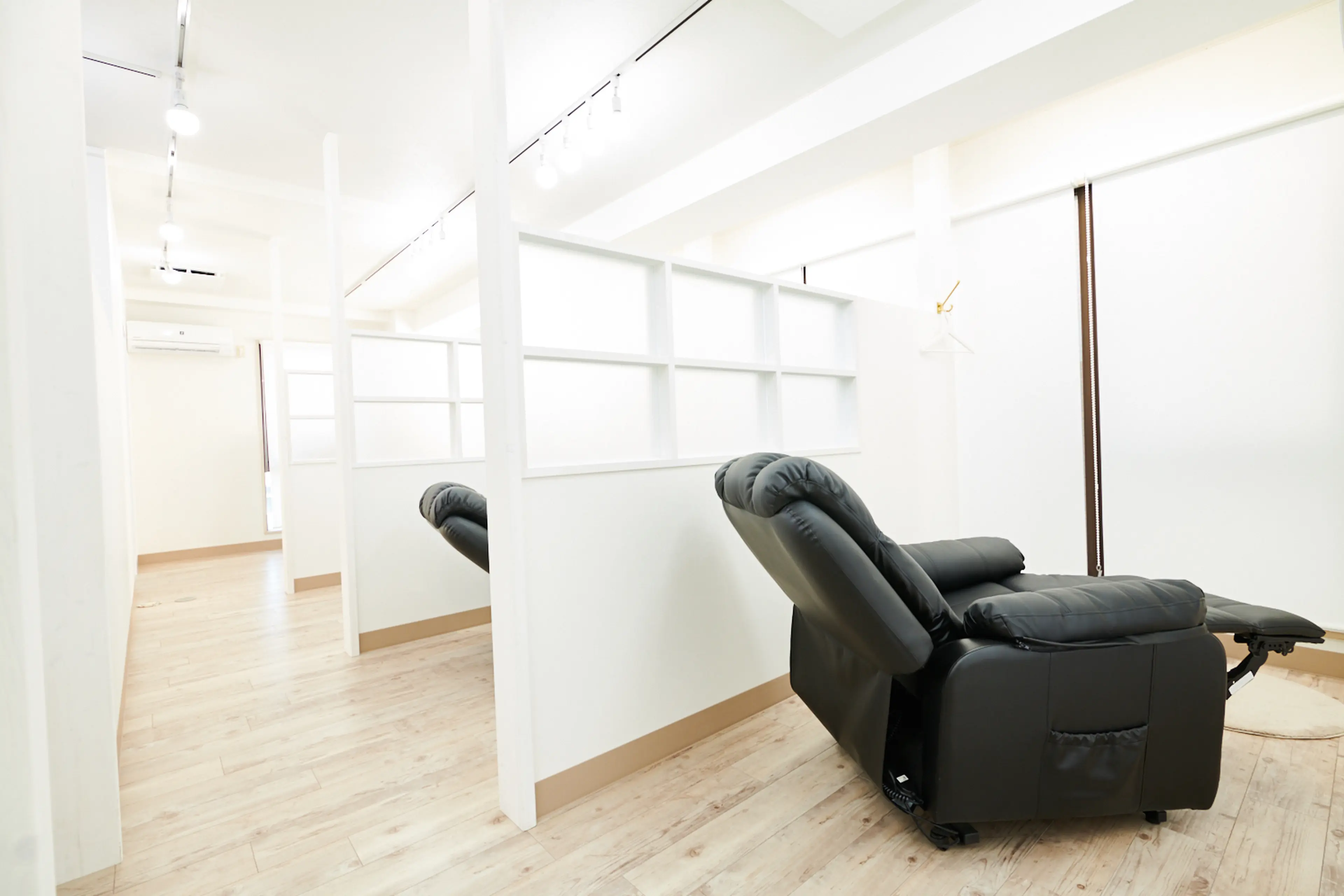 lia 越谷店の内観・外観1