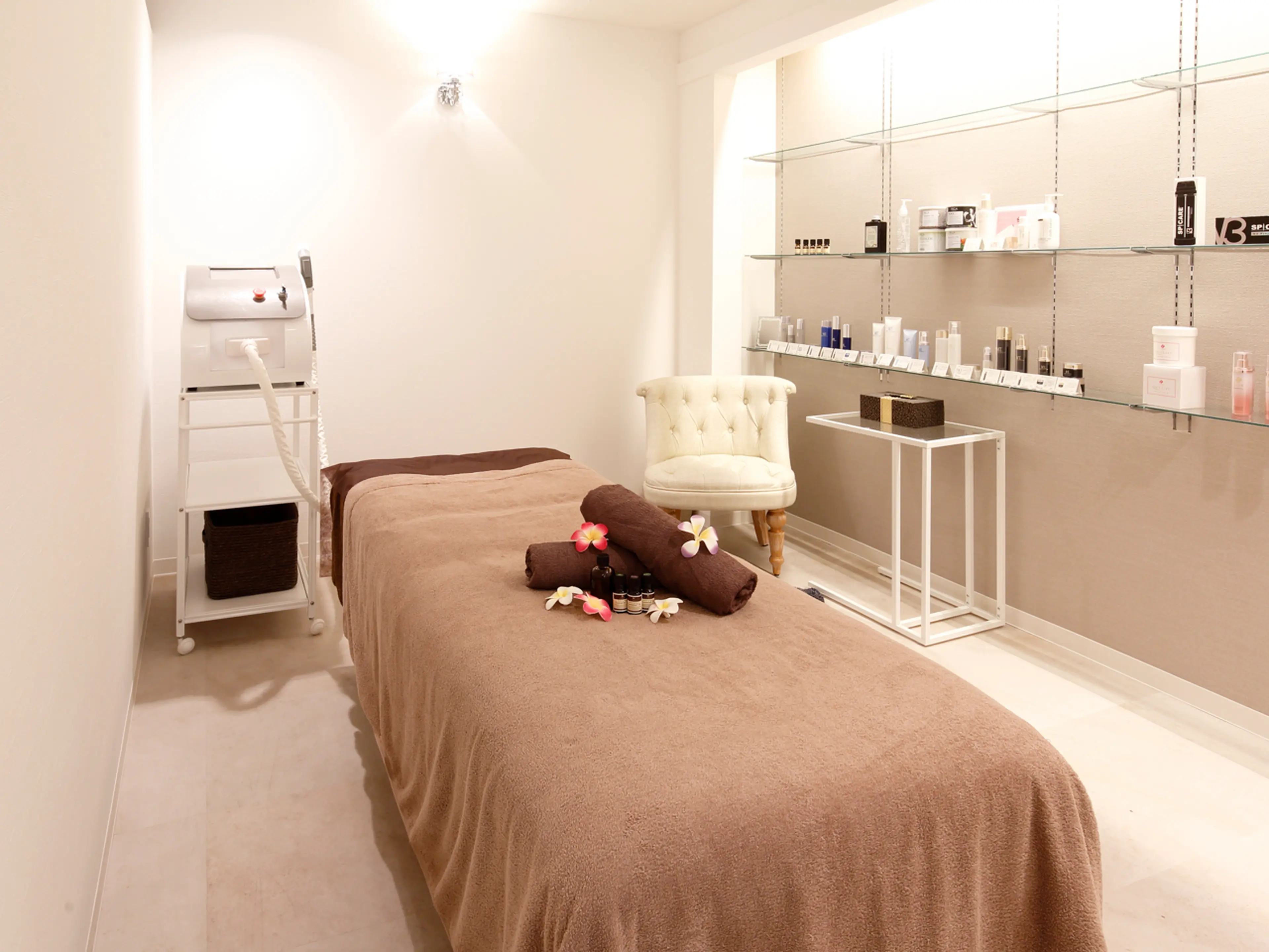 トータルビューティーサロンクリスタル【CRYSTAL】三郷の内観・外観2