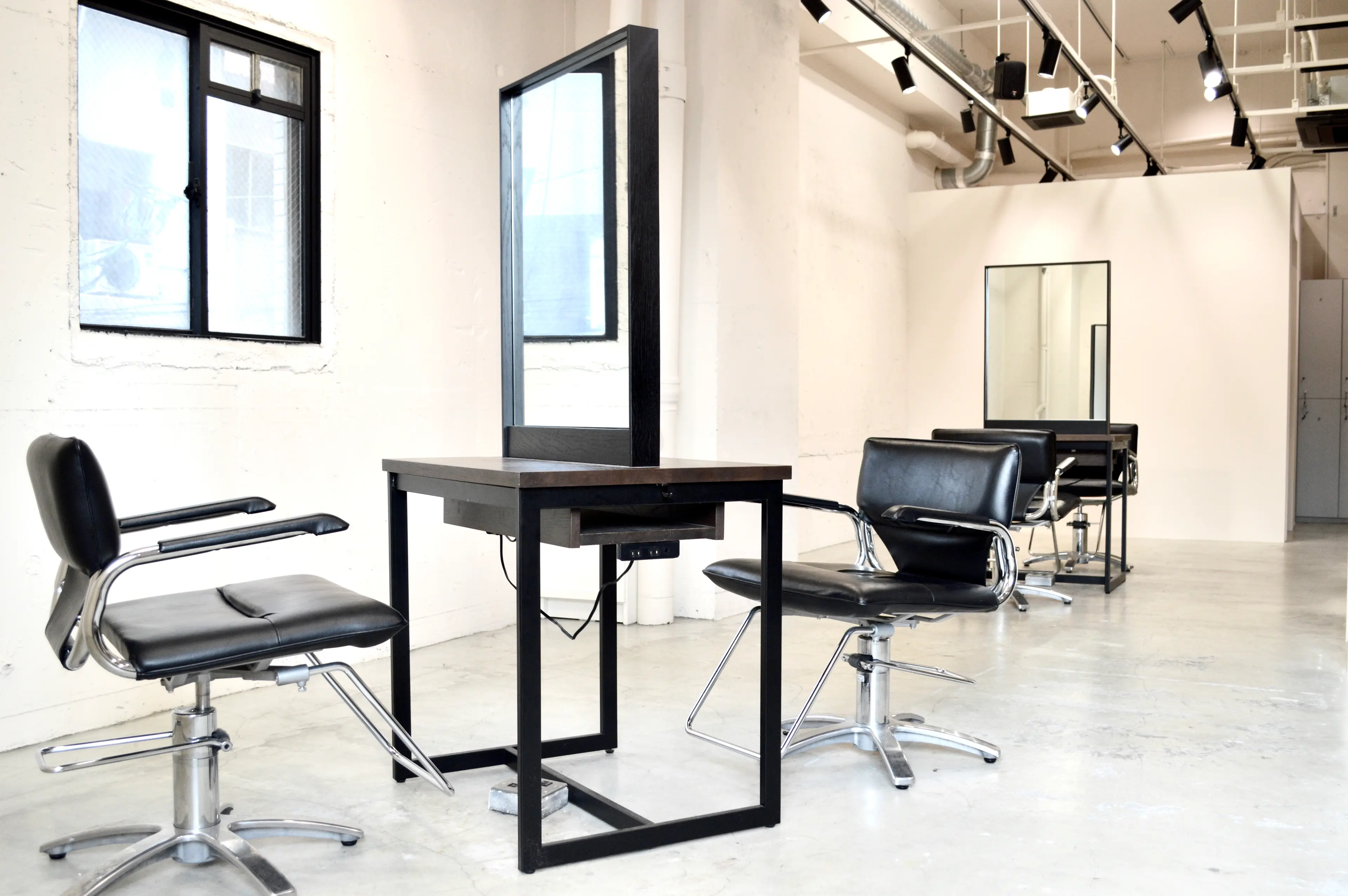 N4Cの内観・外観1