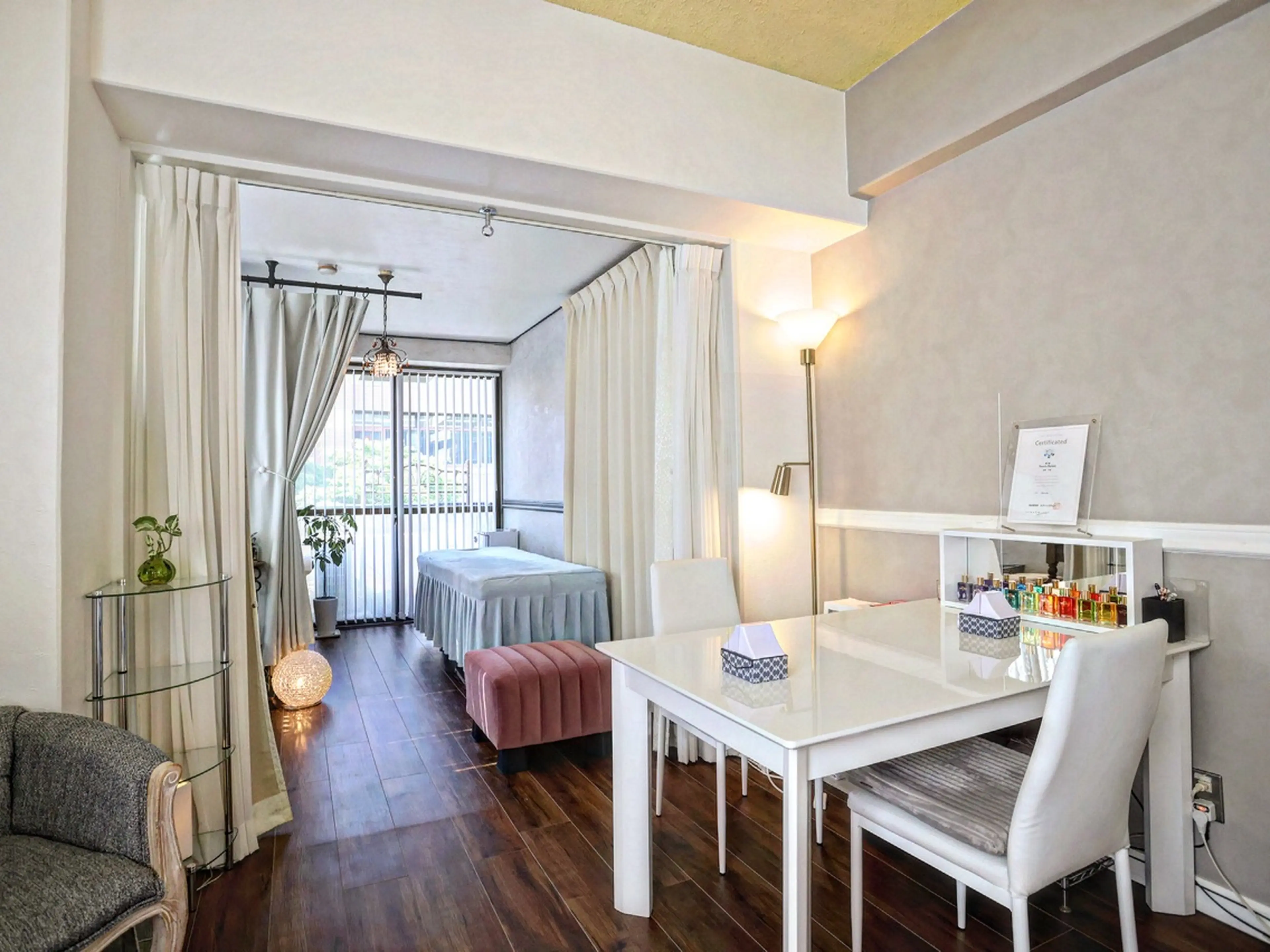 ハーブ蒸し＆リンパマッサージ　ティアラの内観・外観2