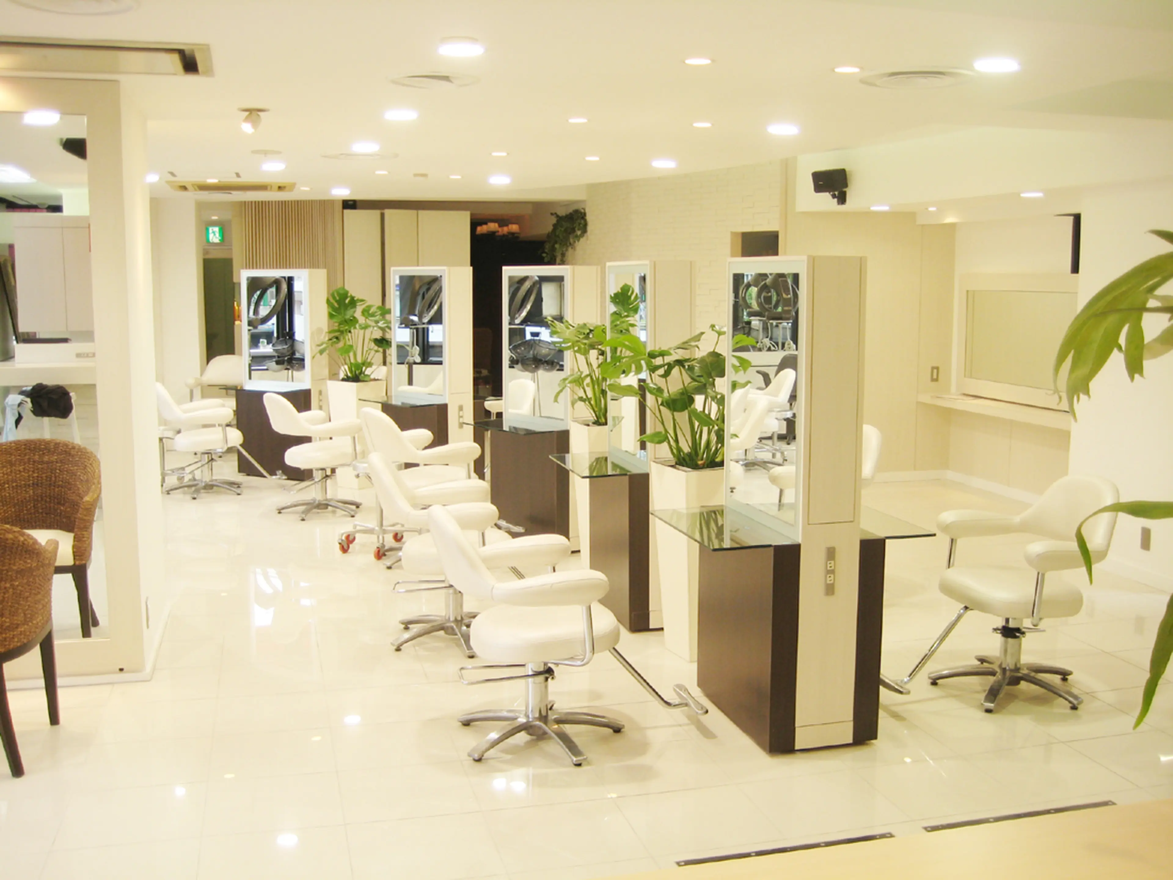 anan田町店の内観・外観1