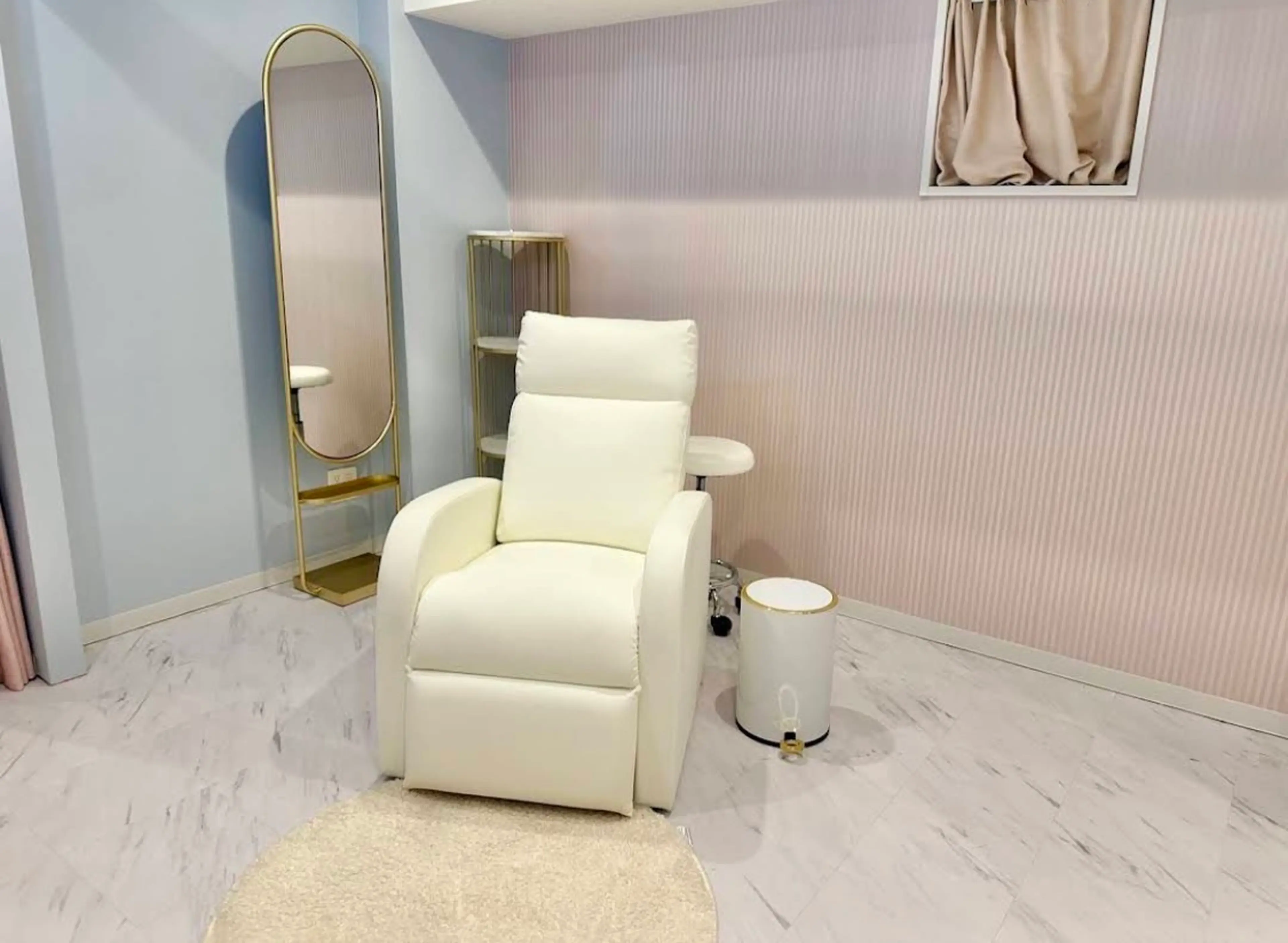 アイブロウサロン&α浜松店/眉毛専門店/眉毛サロン/眉毛ワックス/間引き/浜松駅/浜松市中央区の内観・外観1