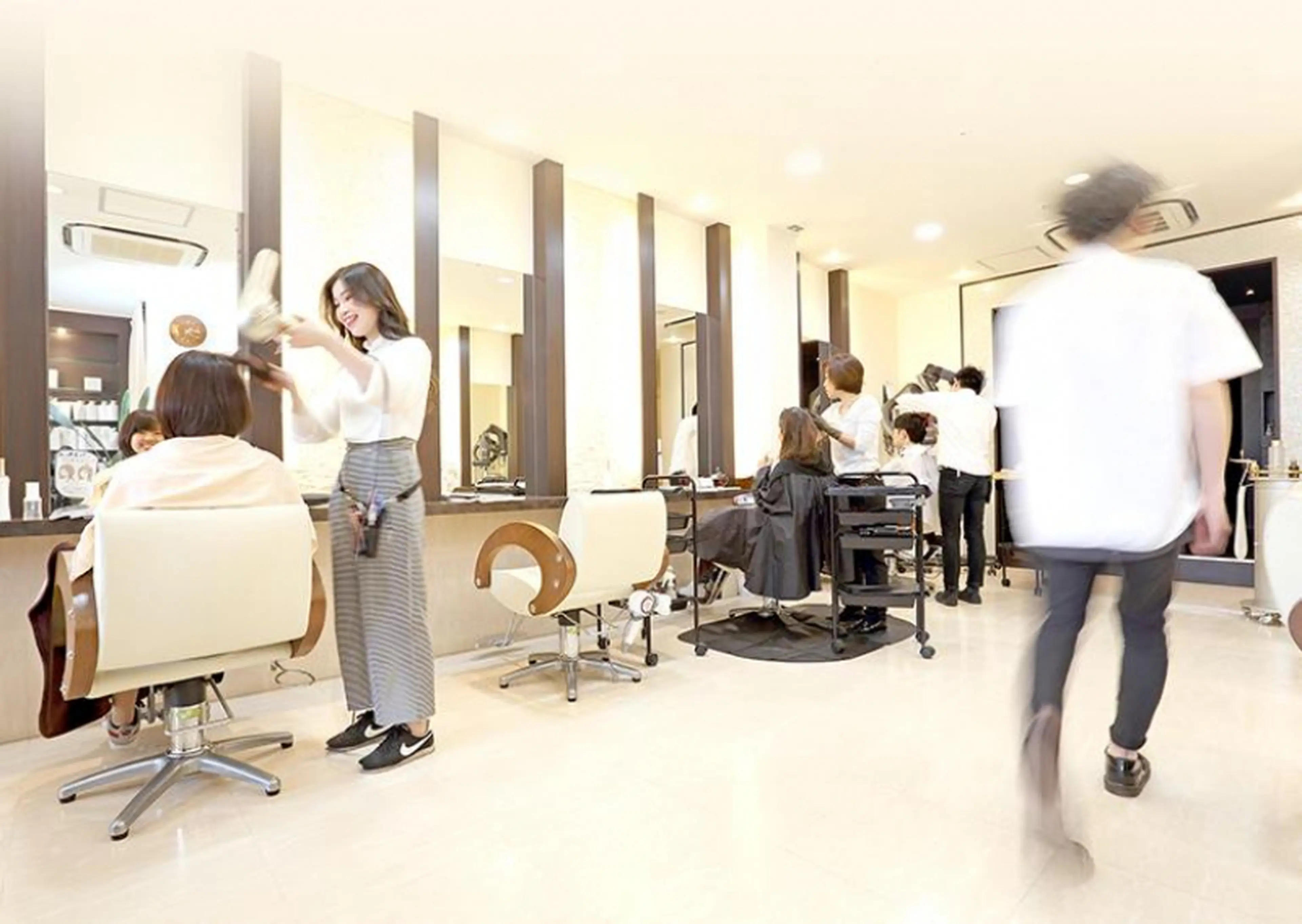 ANDEW(アンダウ)の内観・外観1