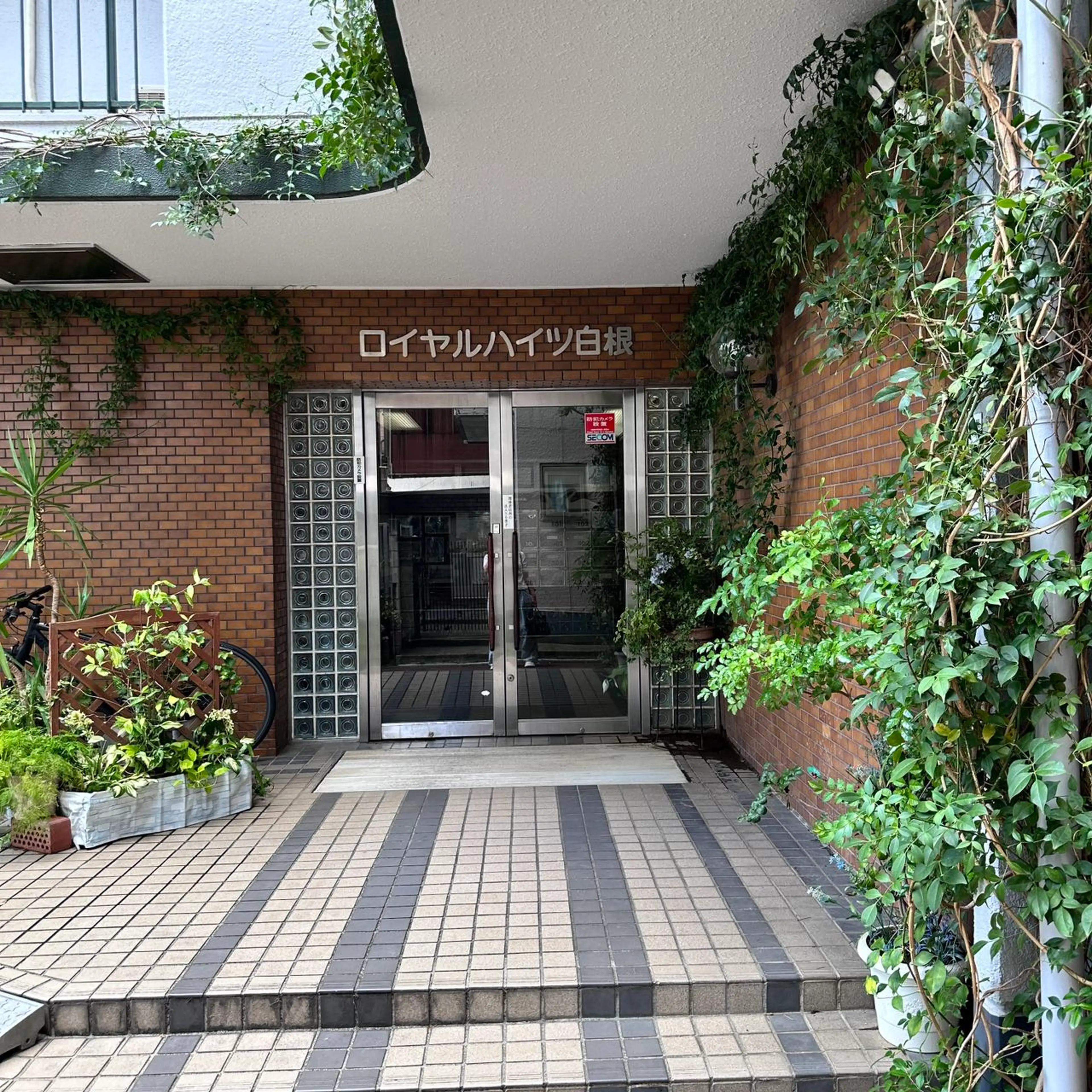 NA.YUKI Nail北千住店の内観・外観1