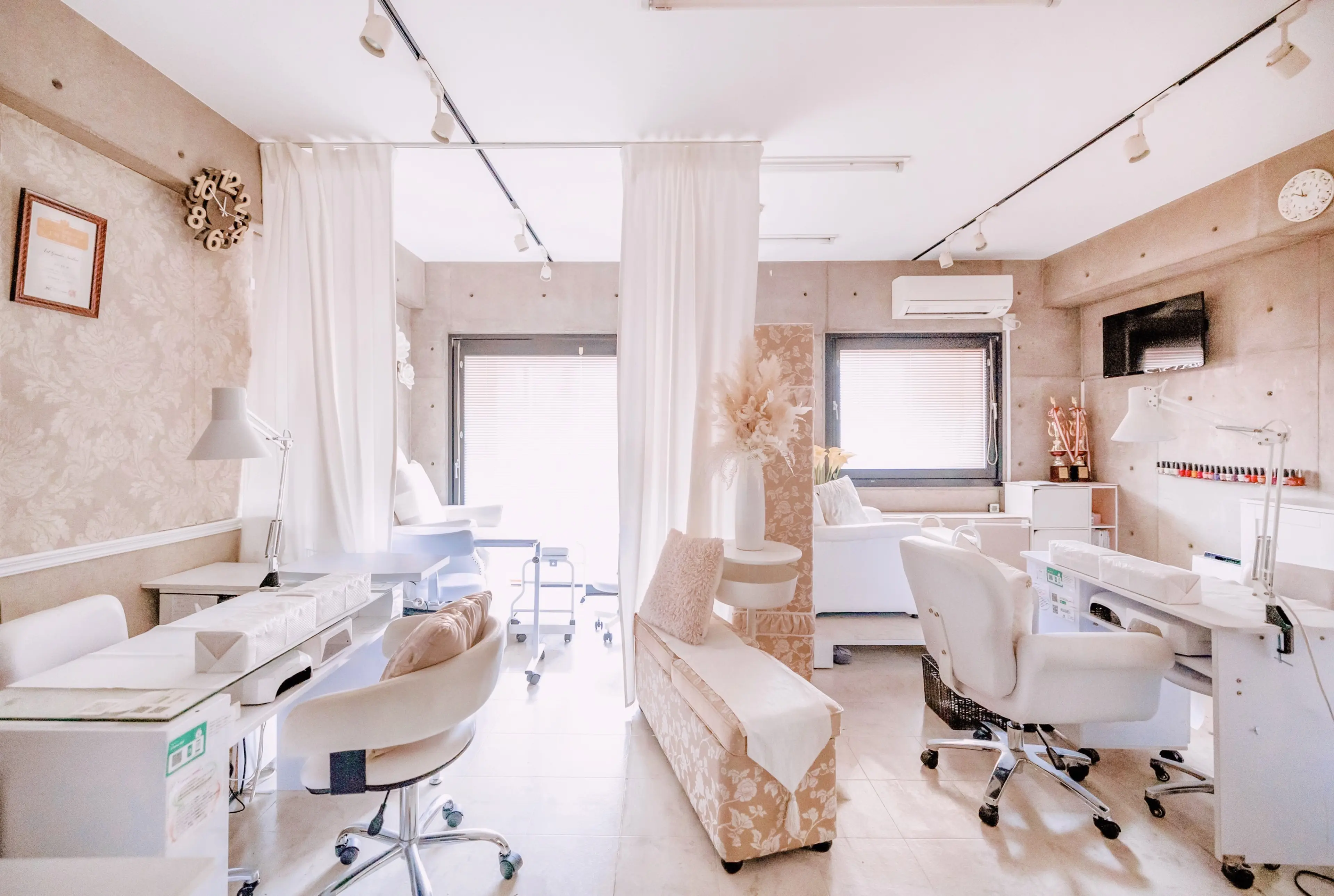 リアーナネイル  の内観・外観1