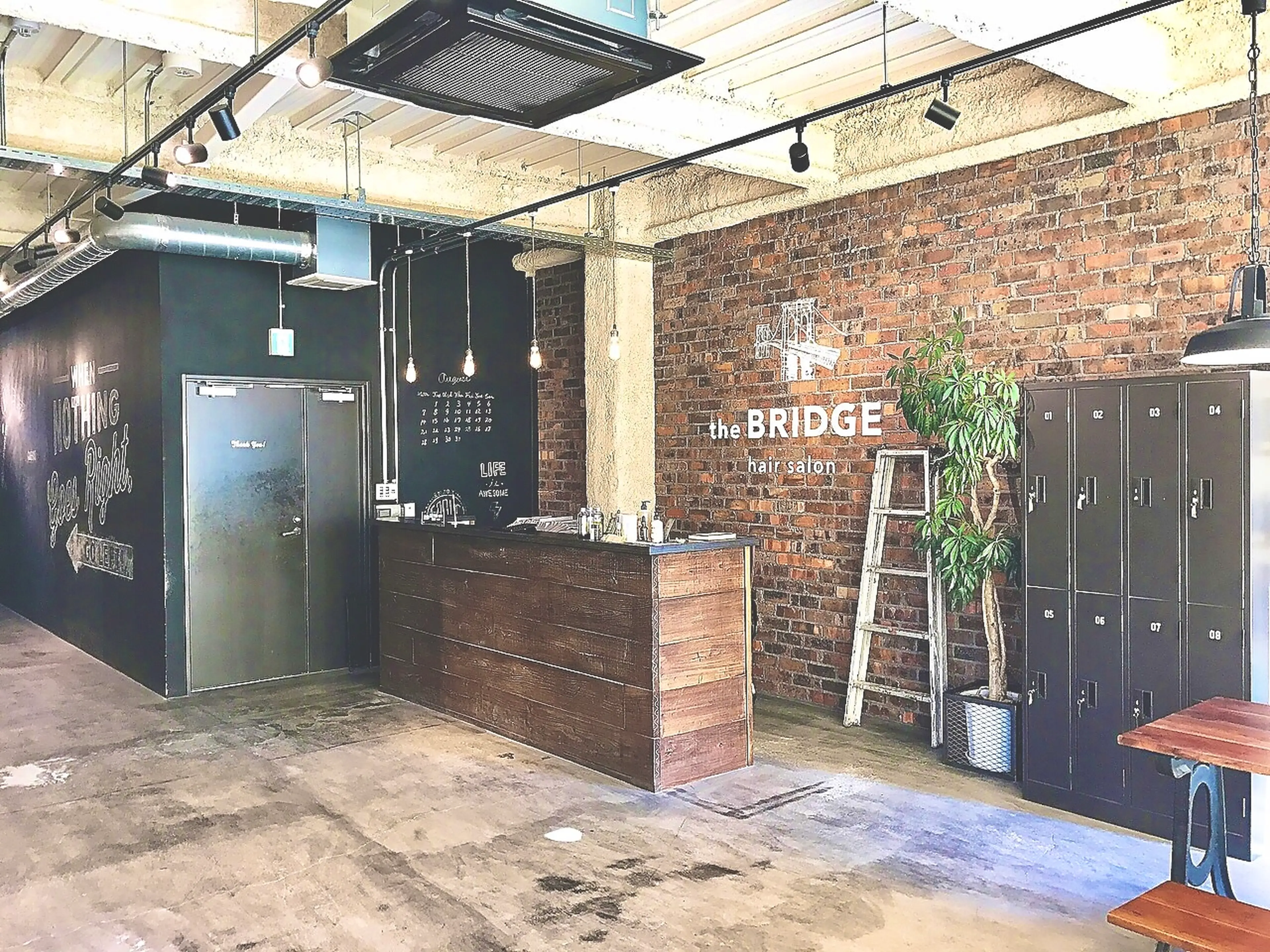 the BRIDGEの内観・外観1