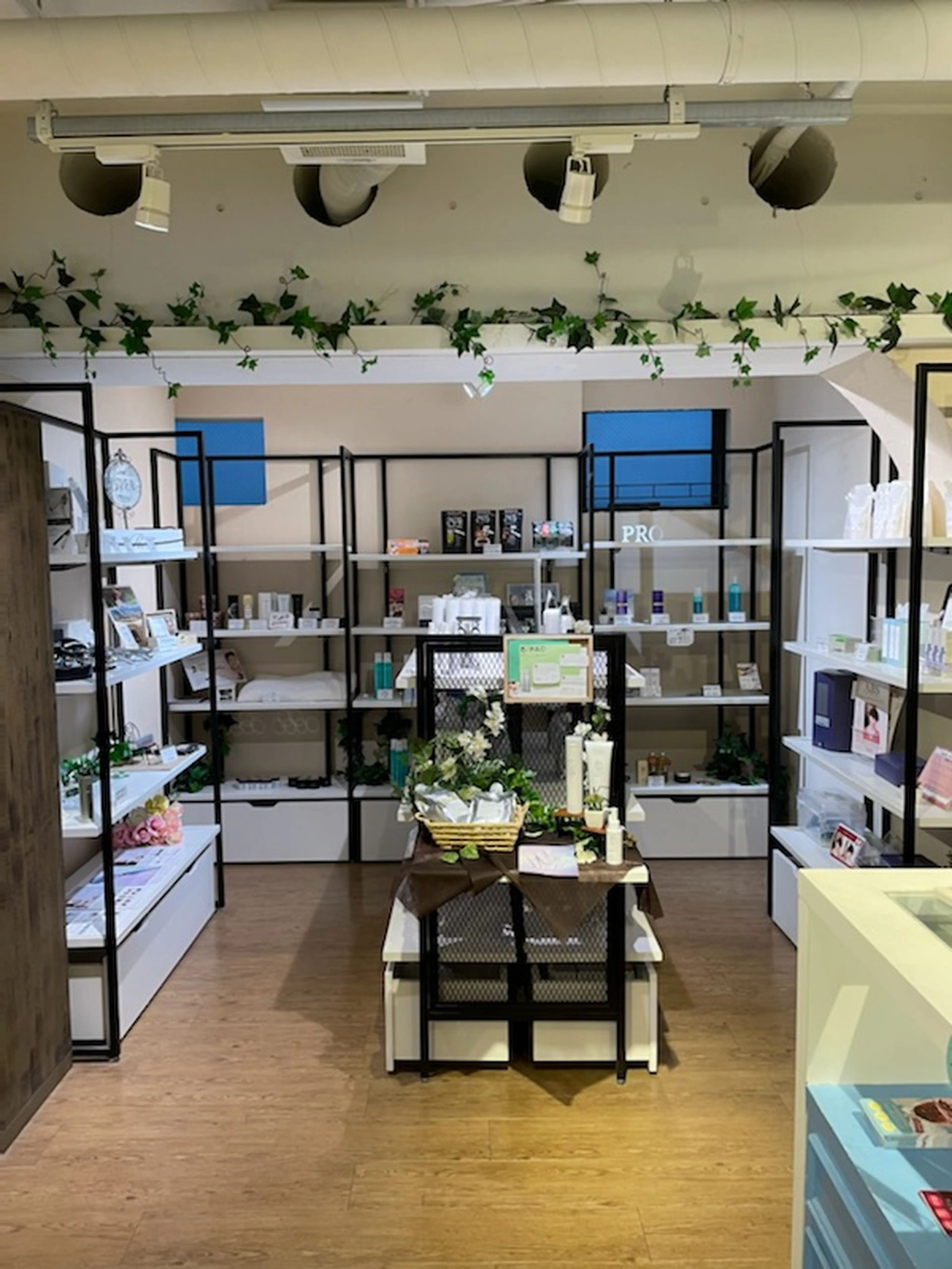 モードケイズ塚口店の内観・外観3