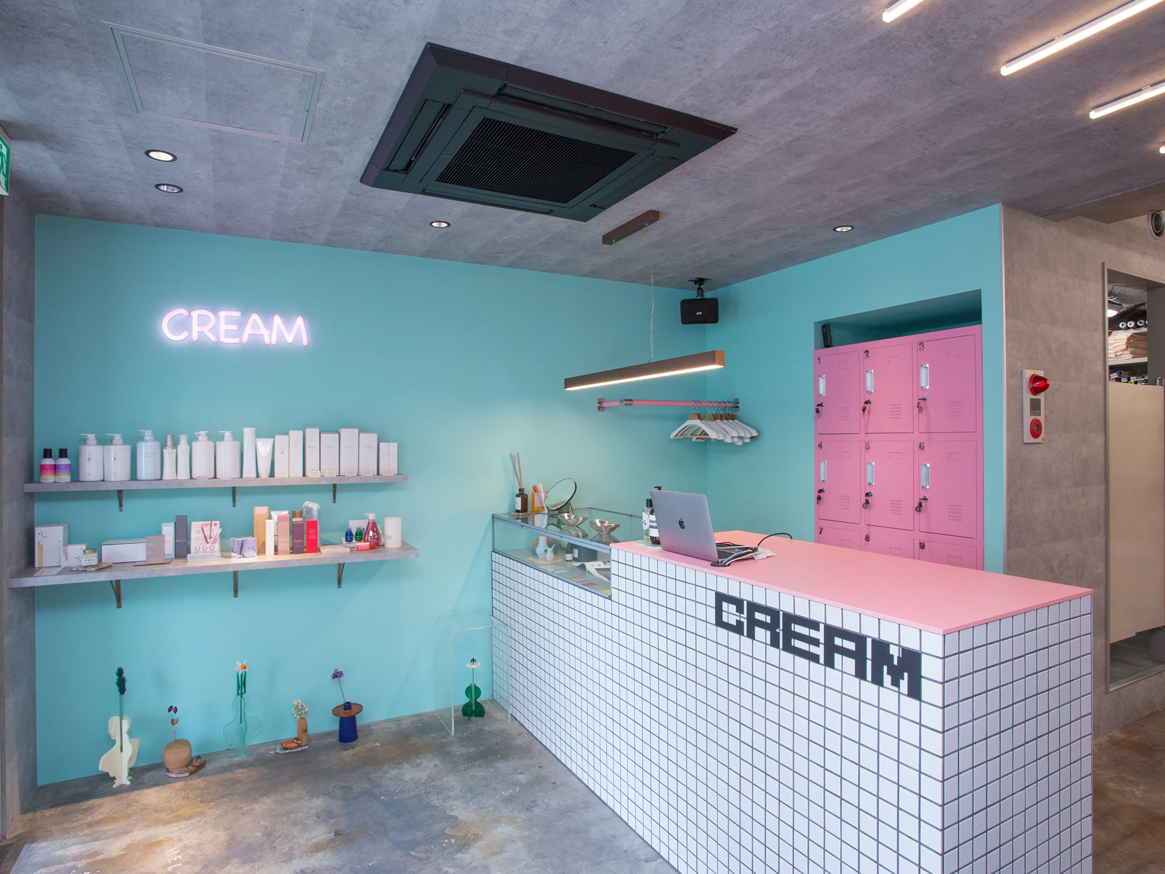 CREAMの内観・外観1