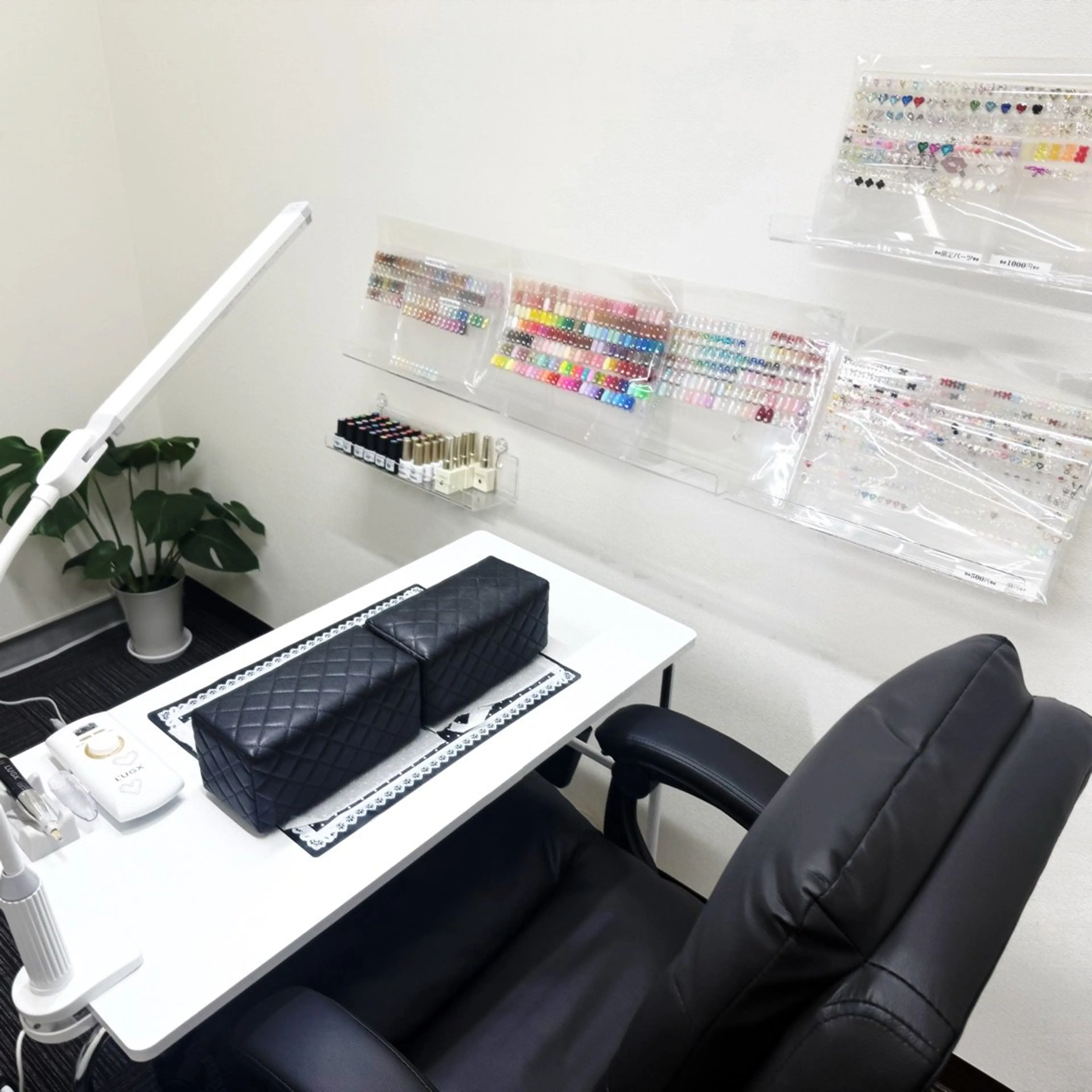 Aya Nailの内観・外観1