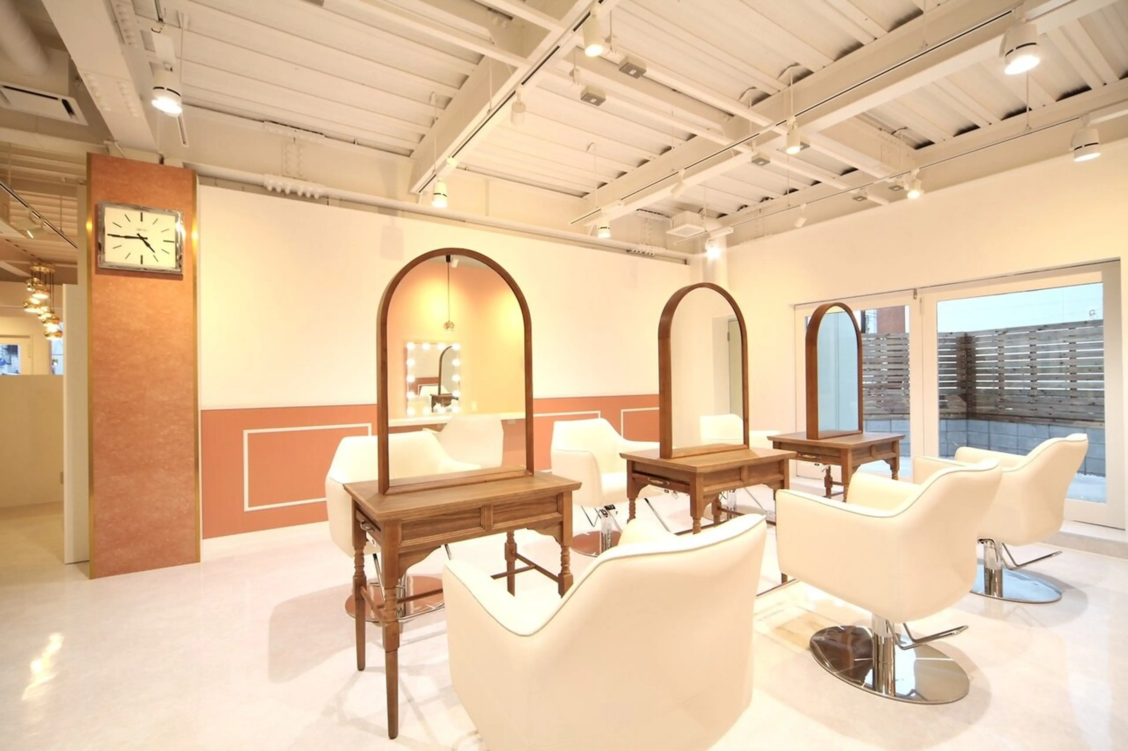 Spec Holder mimiの内観・外観2