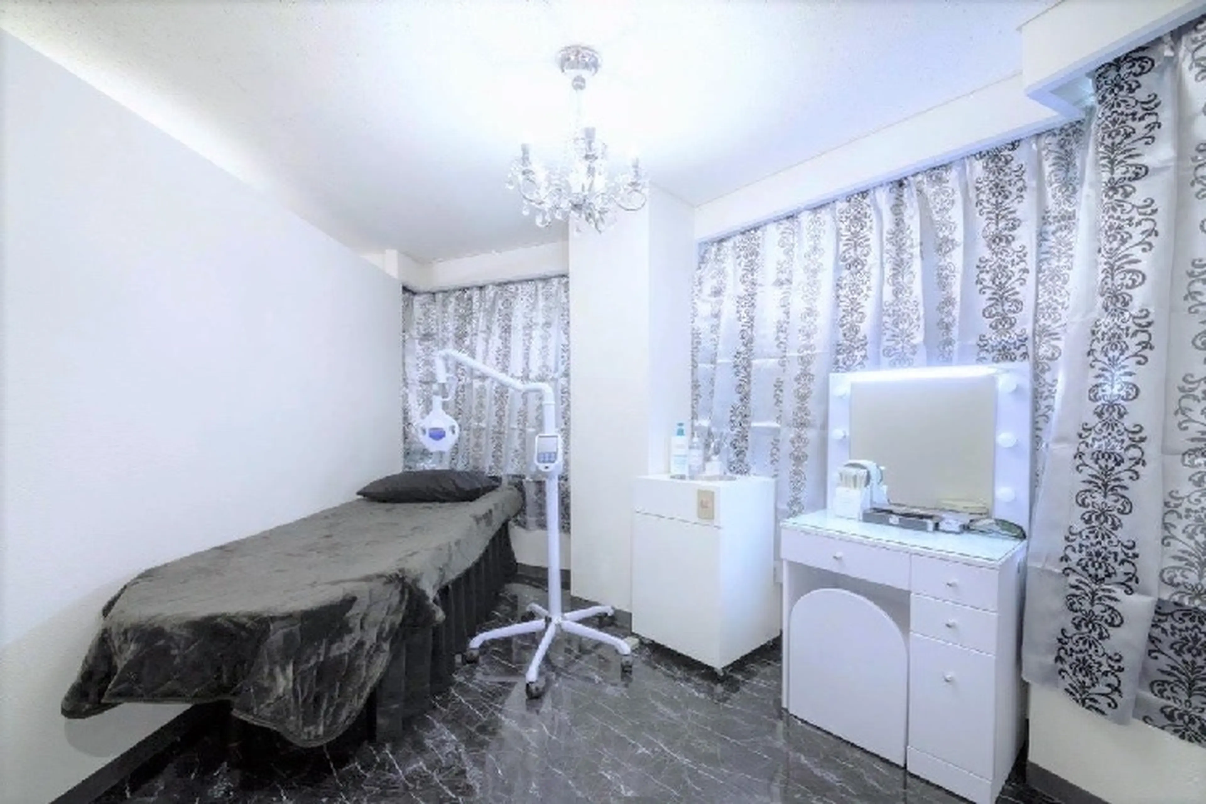 ライトケアサロン表参道店の内観・外観1