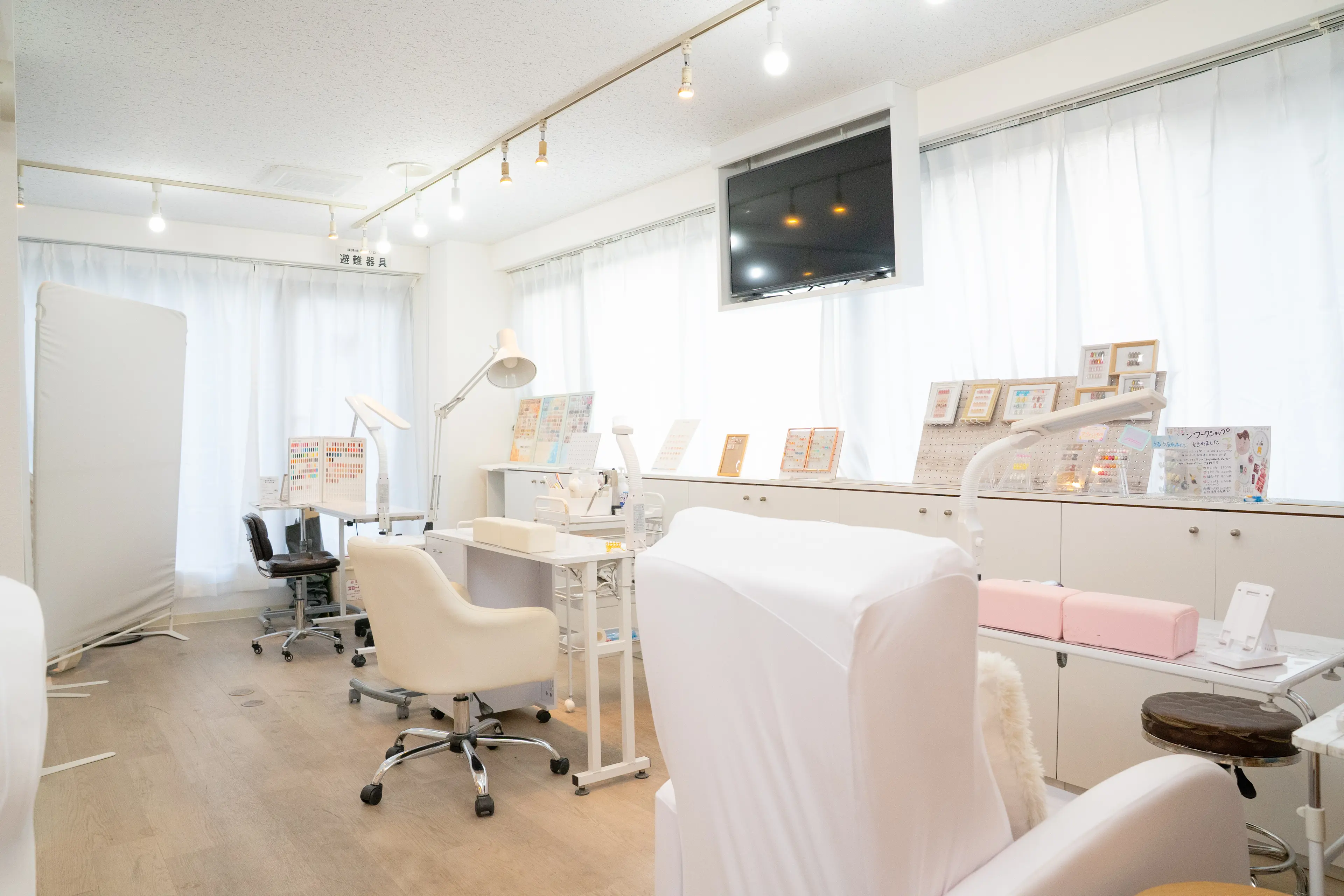 Nail Salon Amoureuseの内観・外観2