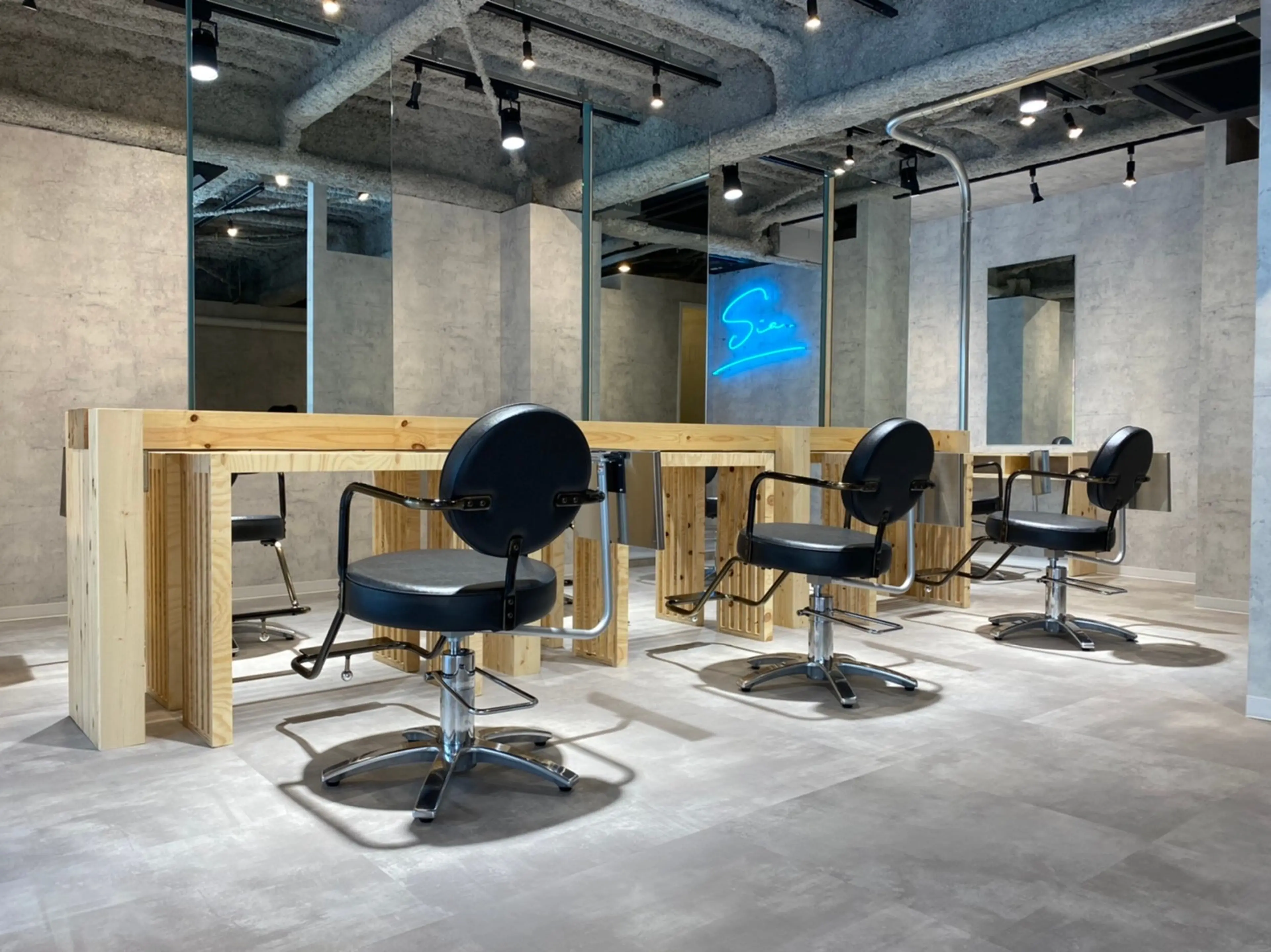 Siaの内観・外観1