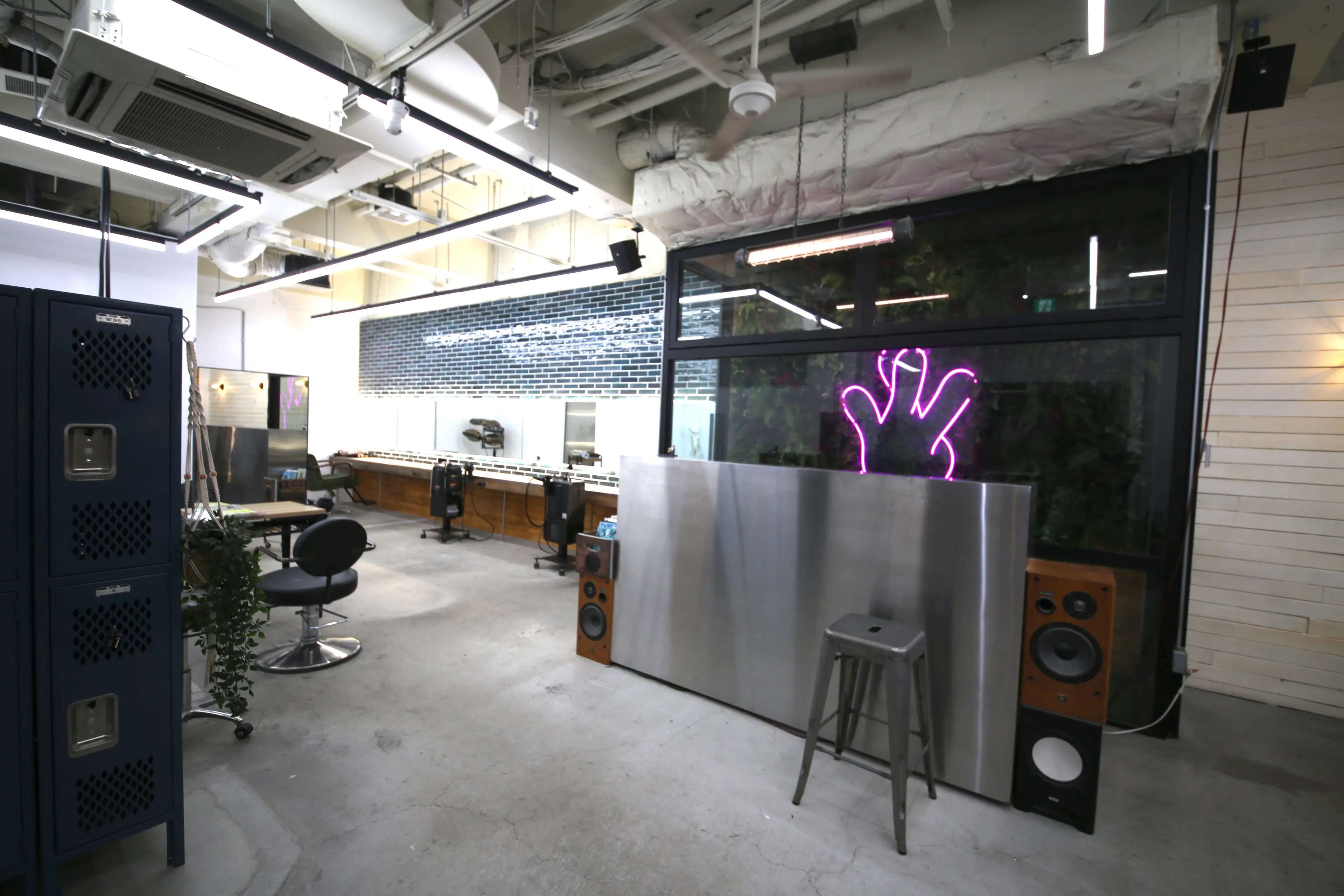 WEST SIDE STANDARD  心斎橋の内観・外観2