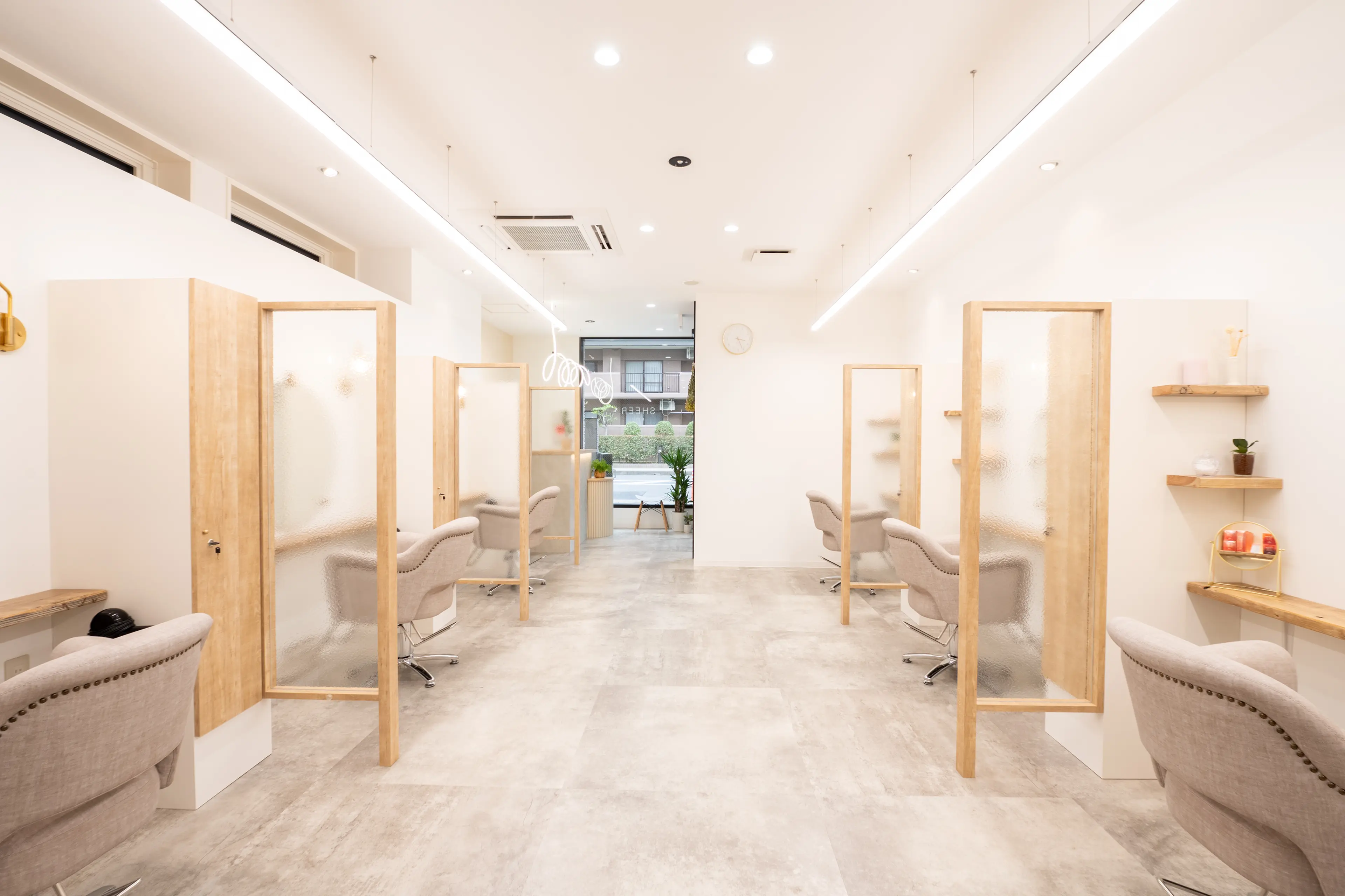 SHEER emu 新越谷店【シア エミュー】の内観・外観2